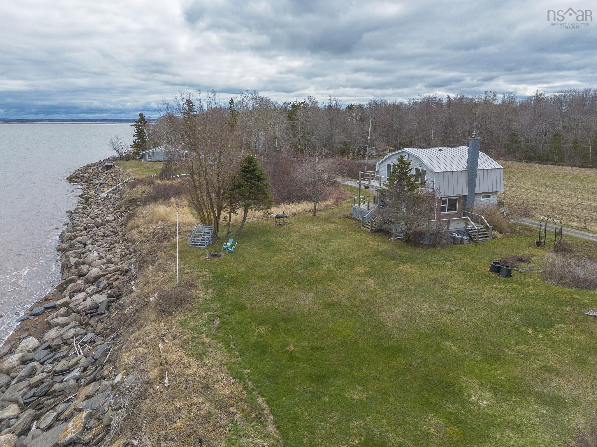 $655,000.00: 102 Pheasant Road, North Grand Pre