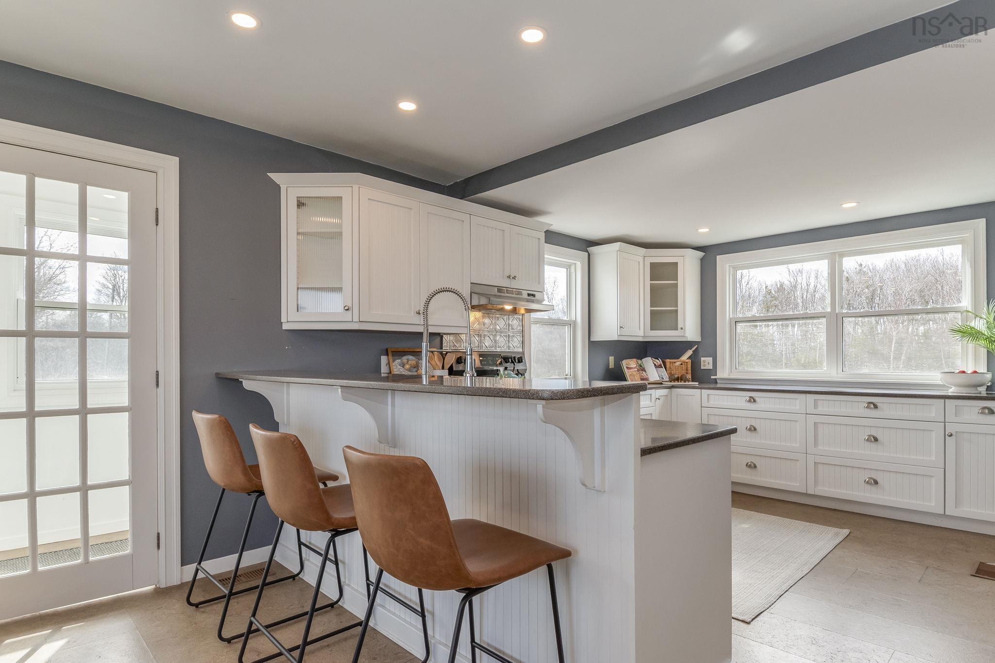 $725,000.00: 102 Pheasant Road, North Grand Pre