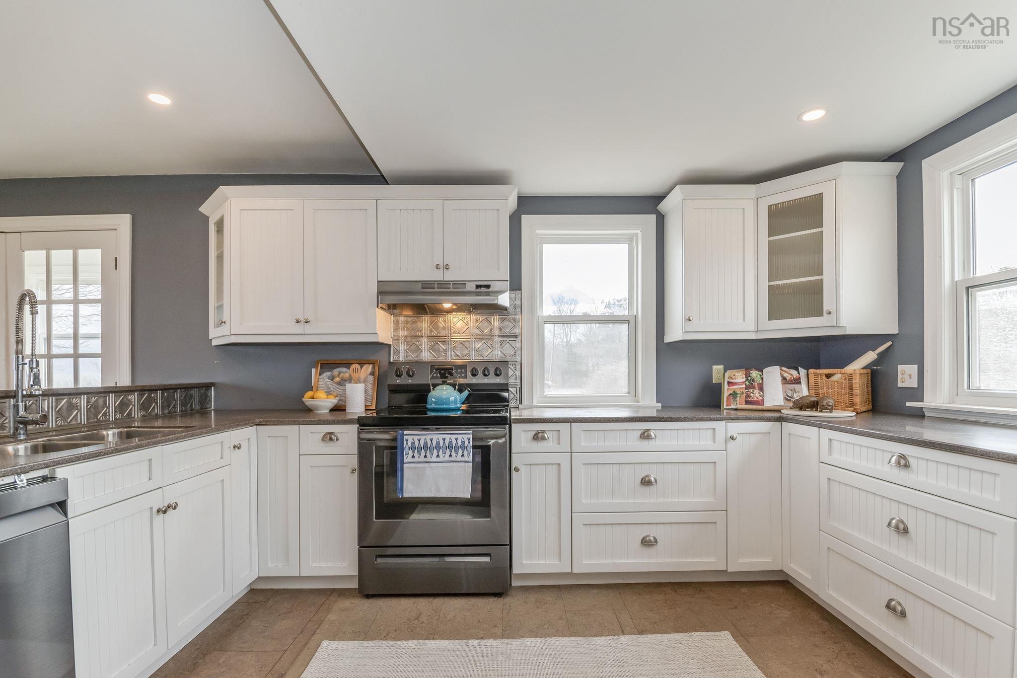 $725,000.00: 102 Pheasant Road, North Grand Pre