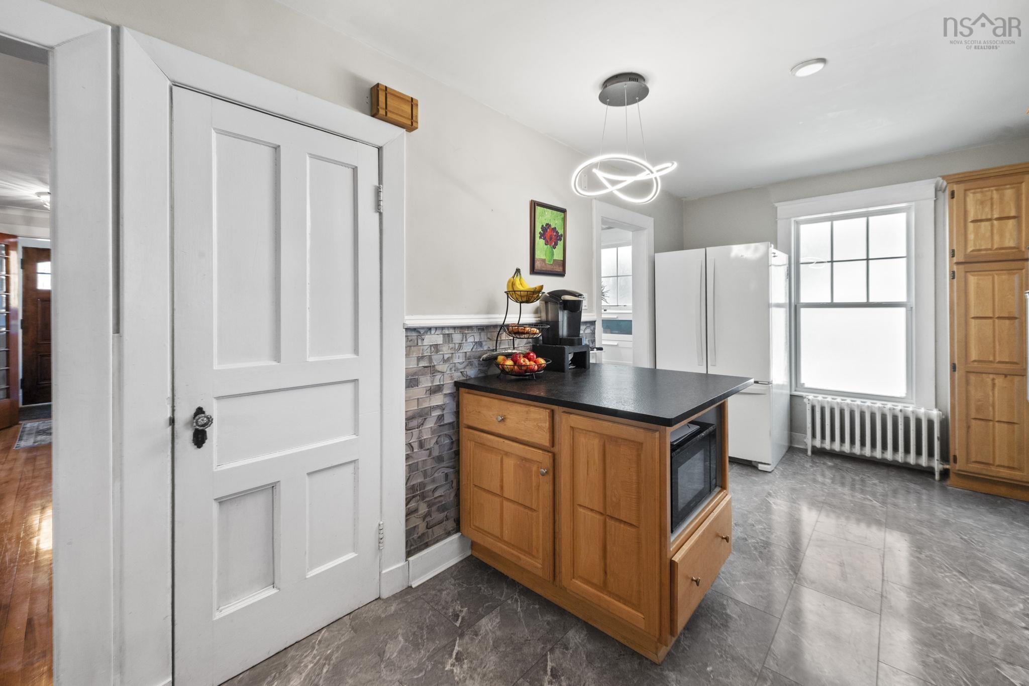 $1,675,000.00: 949 McLean Street, Halifax