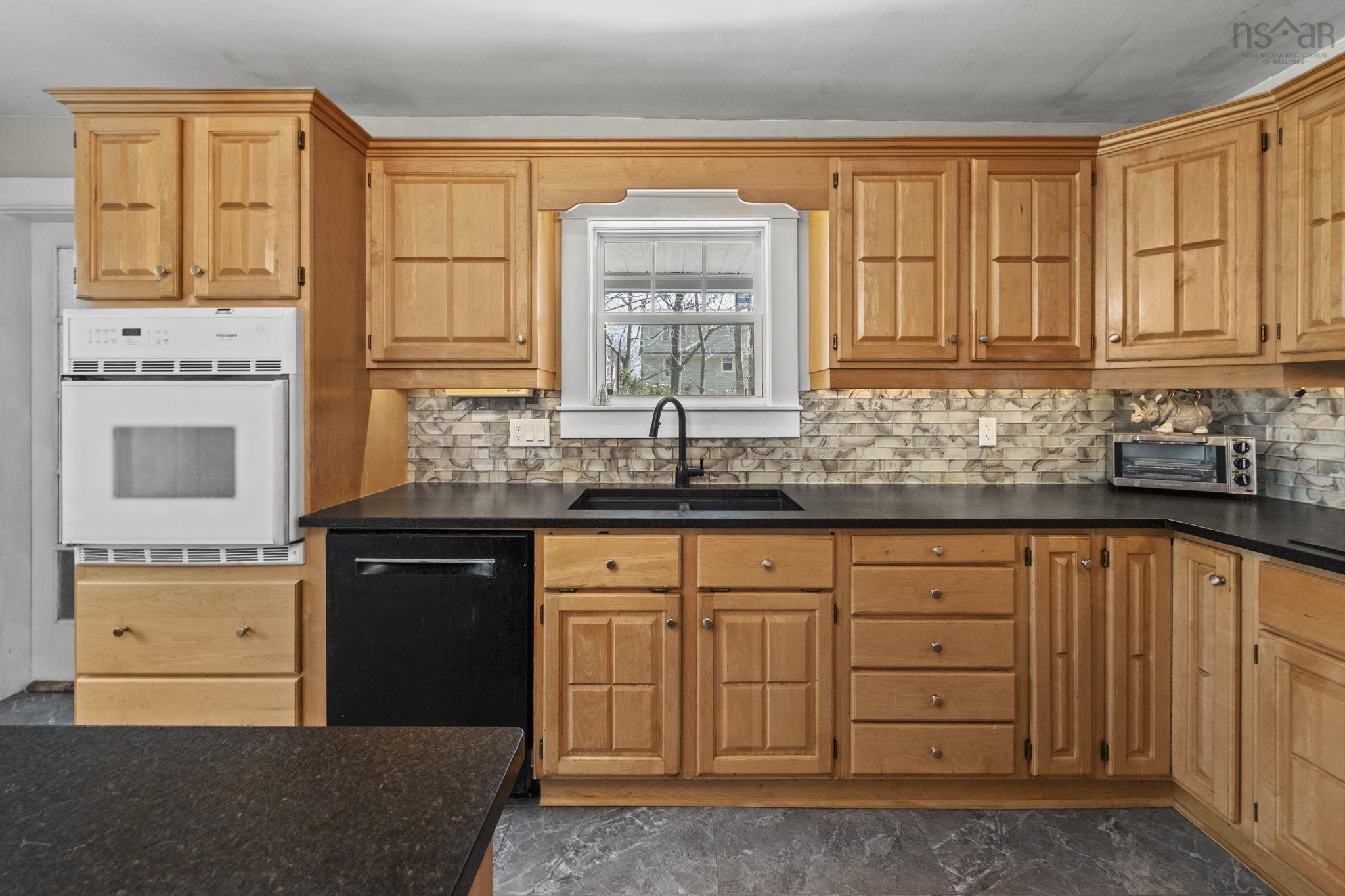 $1,675,000.00: 949 McLean Street, Halifax