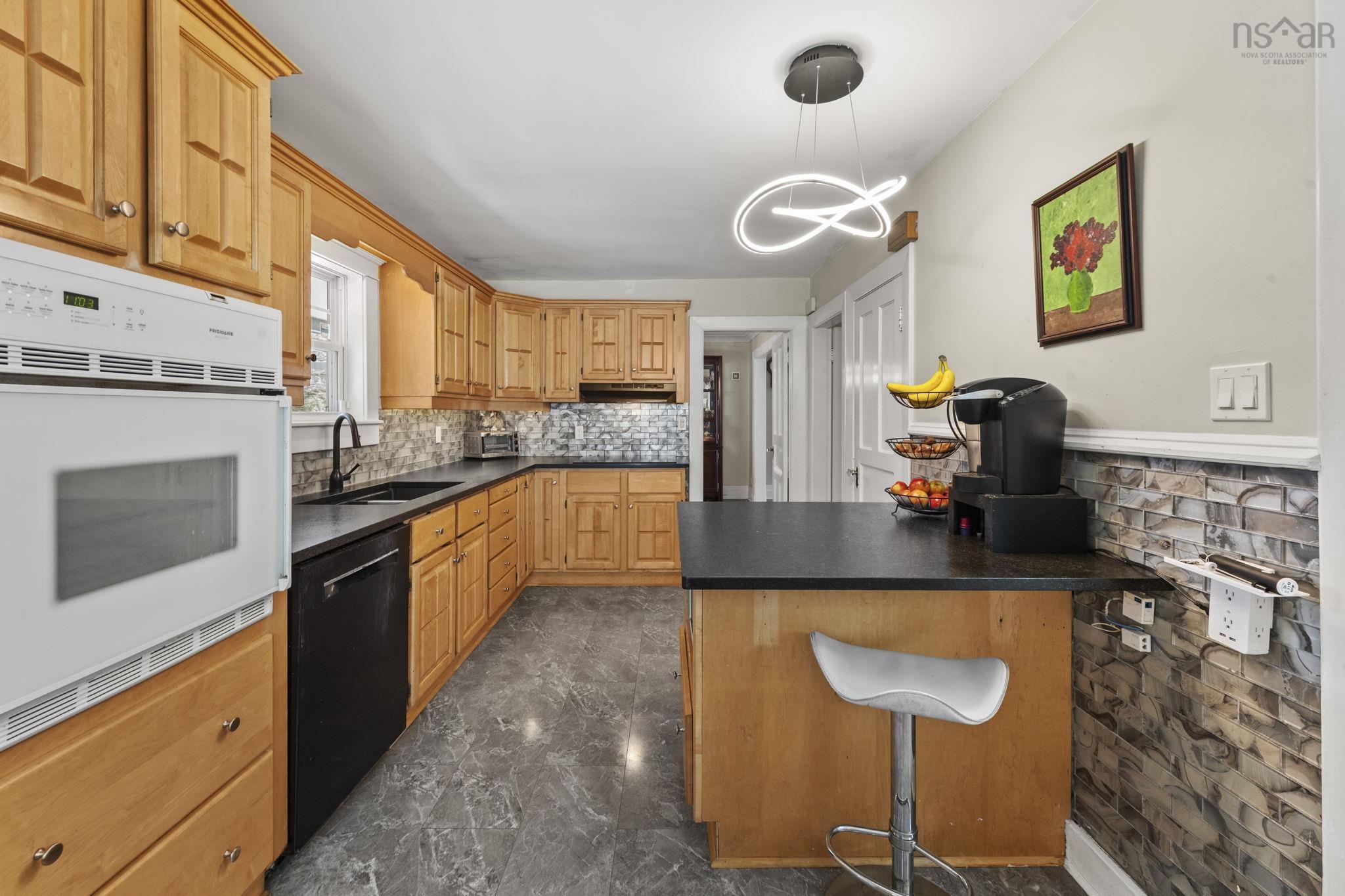 $1,675,000.00: 949 McLean Street, Halifax