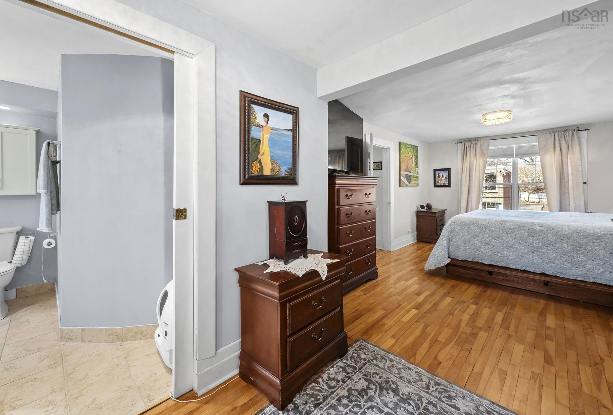 $1,675,000.00: 949 McLean Street, Halifax