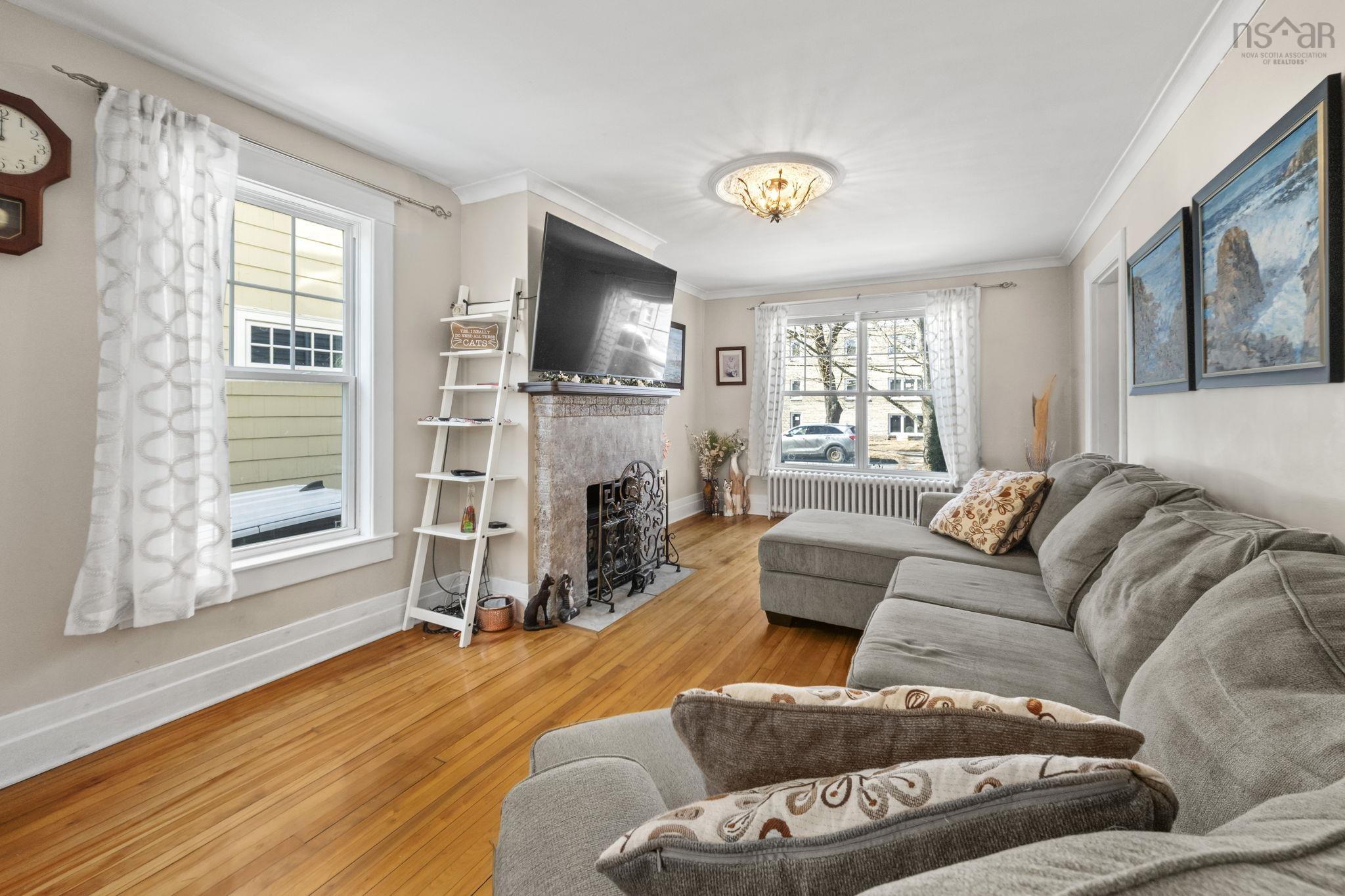 $1,675,000.00: 949 McLean Street, Halifax