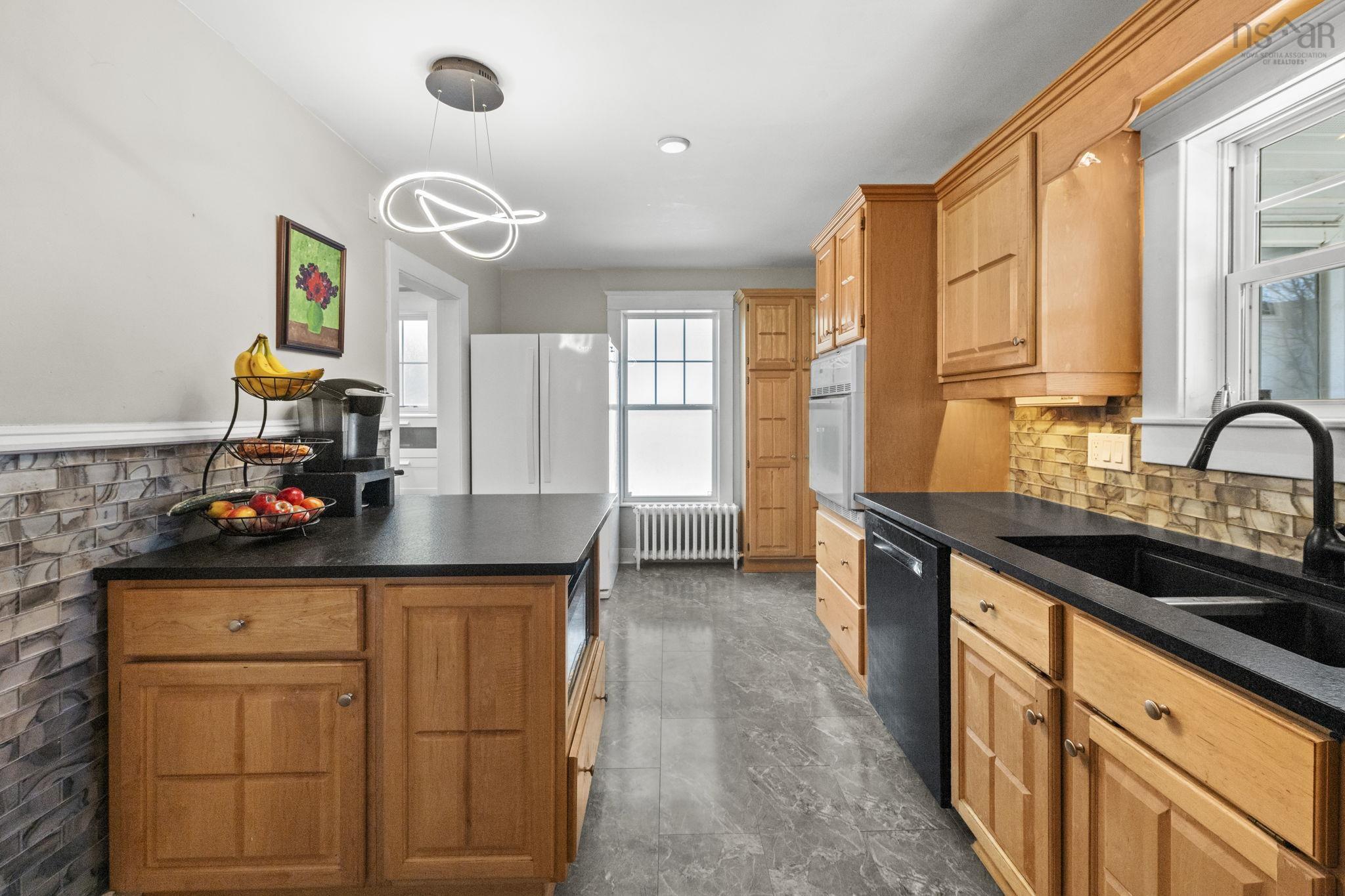 $1,675,000.00: 949 McLean Street, Halifax