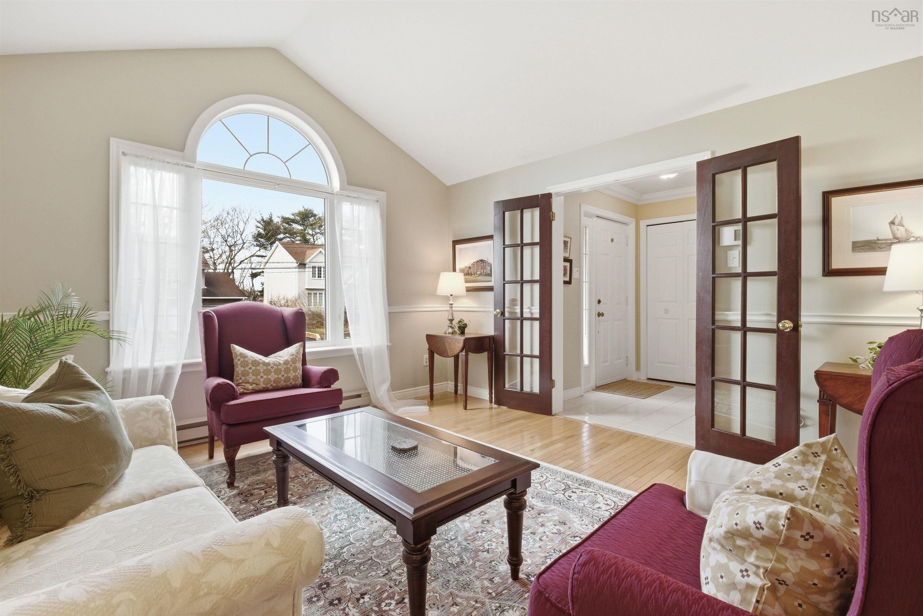 $699,900.00: 270 Ridgevale Drive, Bedford