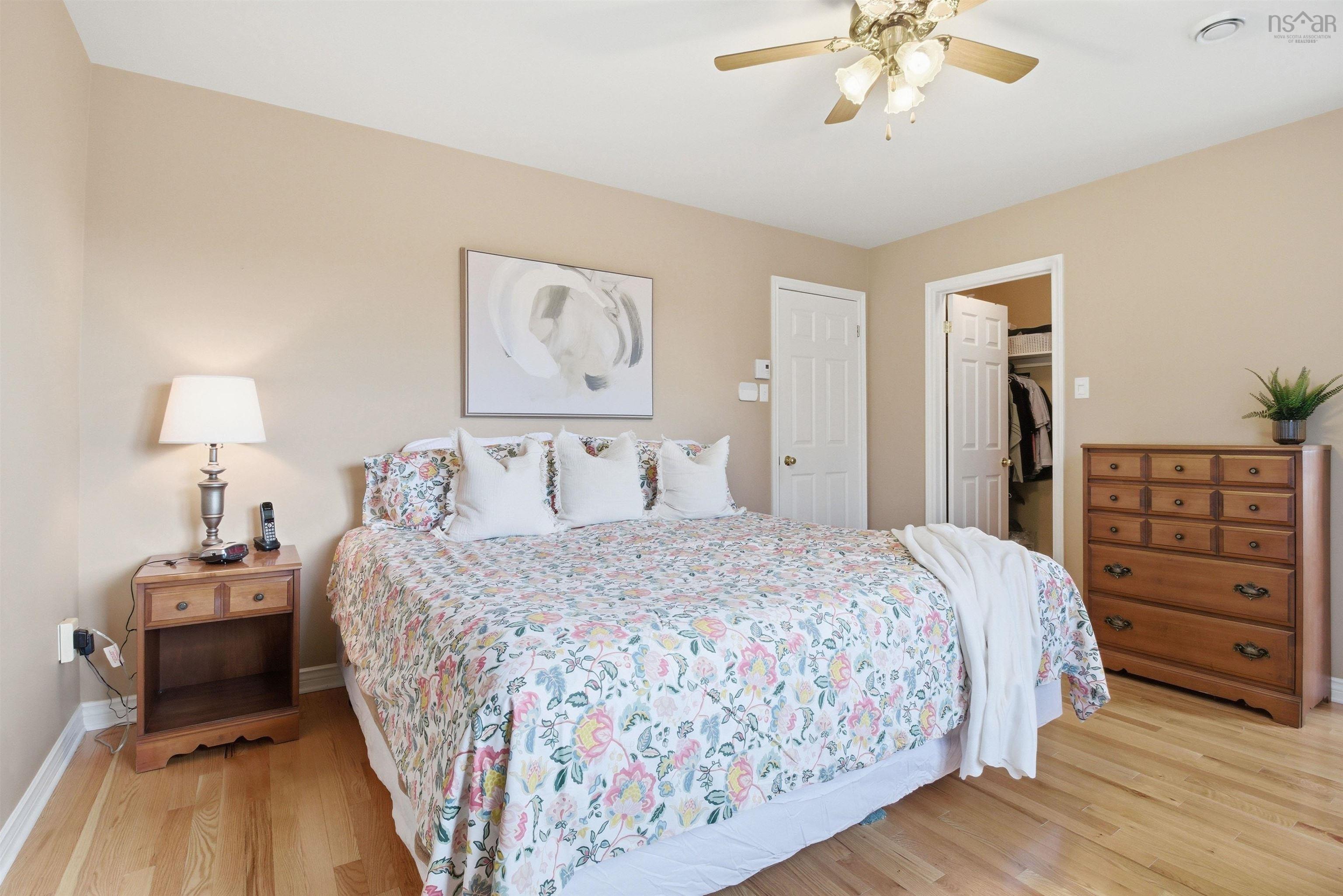 $699,900.00: 270 Ridgevale Drive, Bedford