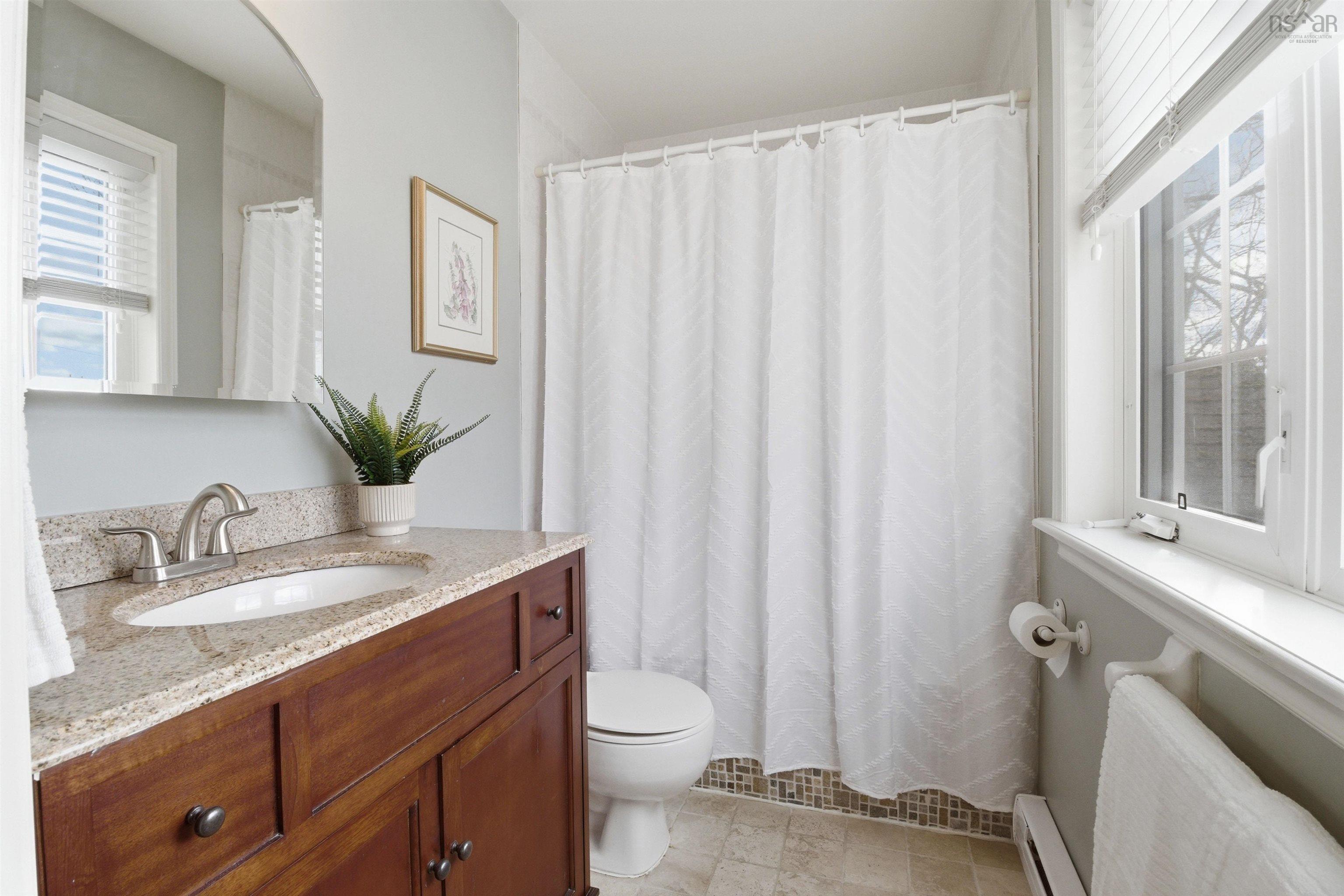 $699,900.00: 270 Ridgevale Drive, Bedford