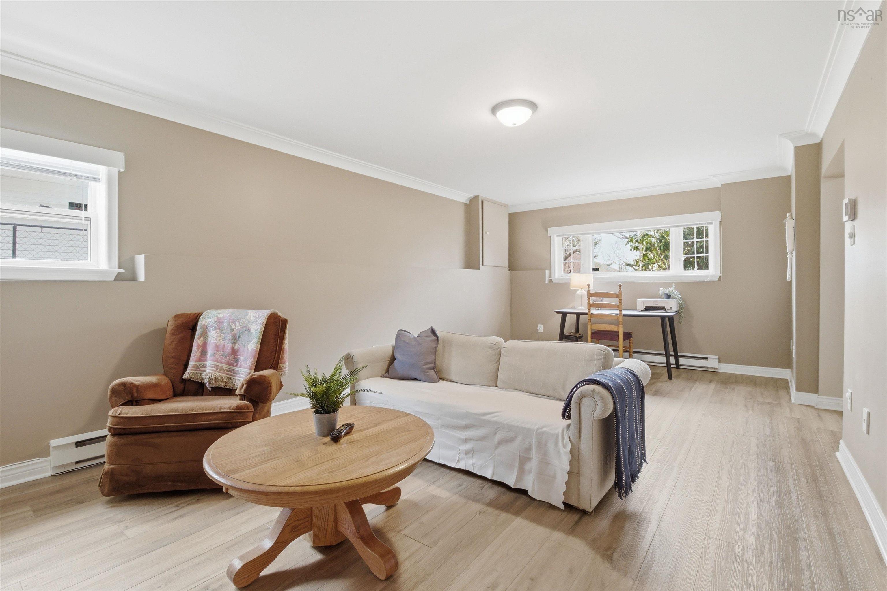 $699,900.00: 270 Ridgevale Drive, Bedford