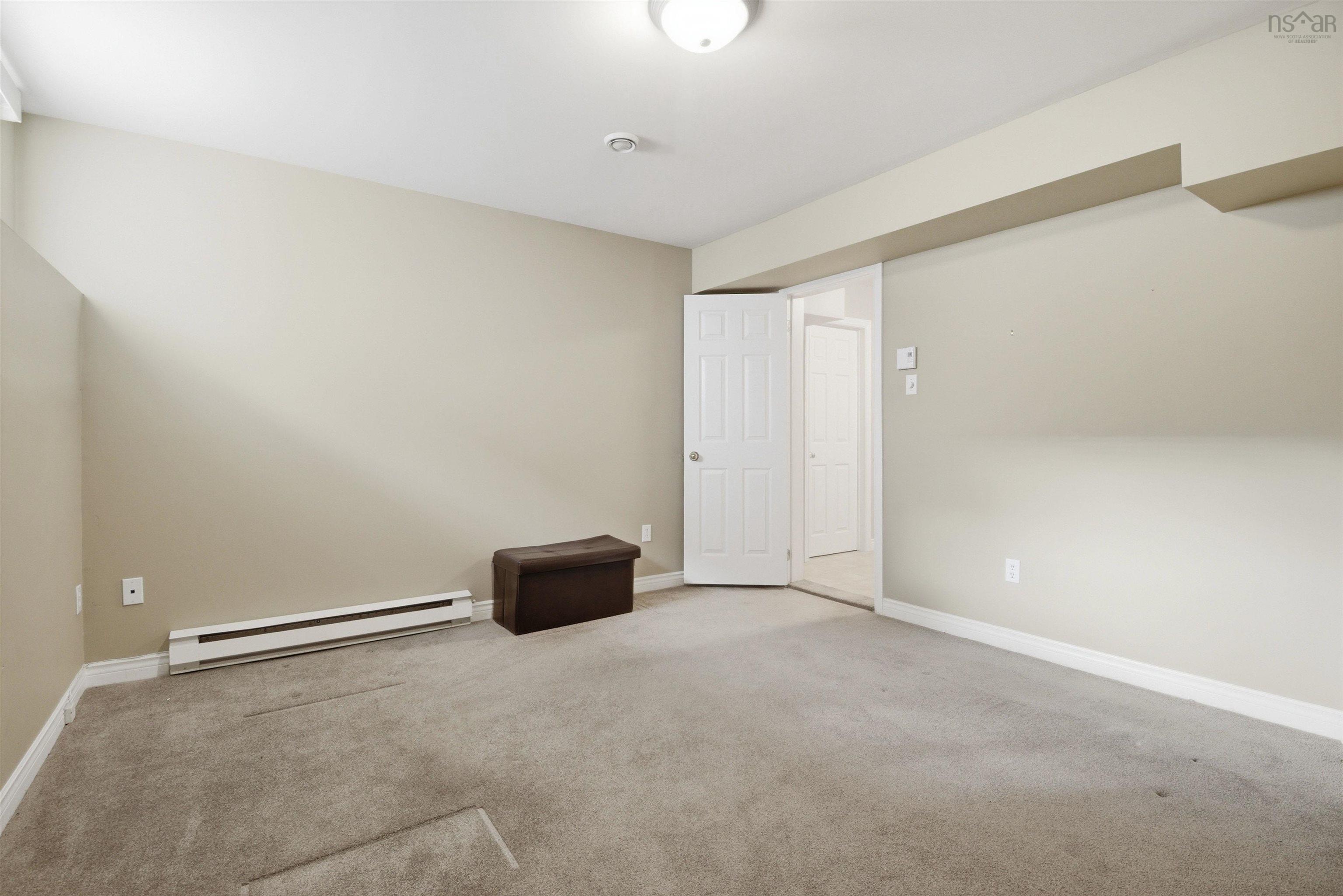 $699,900.00: 270 Ridgevale Drive, Bedford