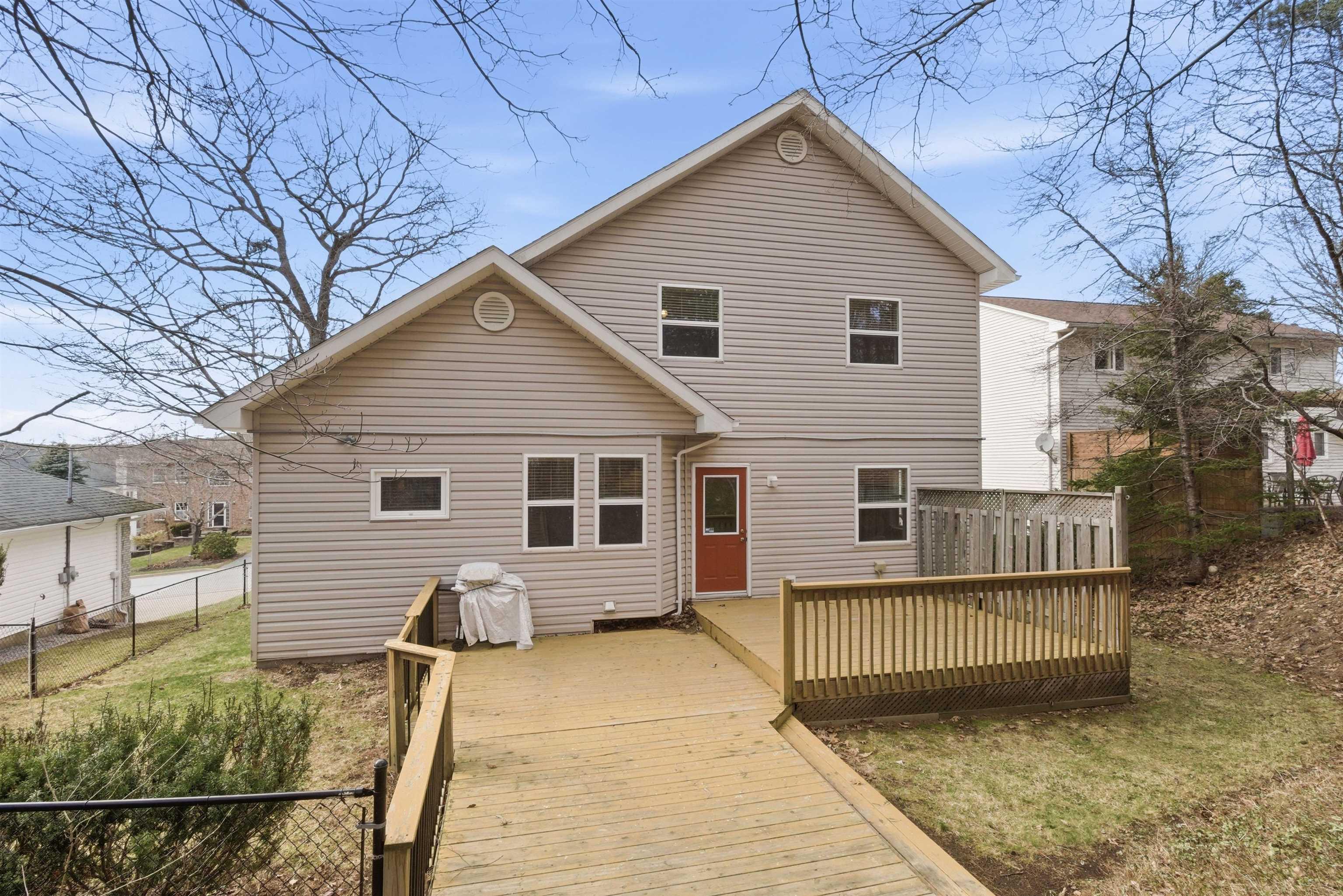 $699,900.00: 270 Ridgevale Drive, Bedford