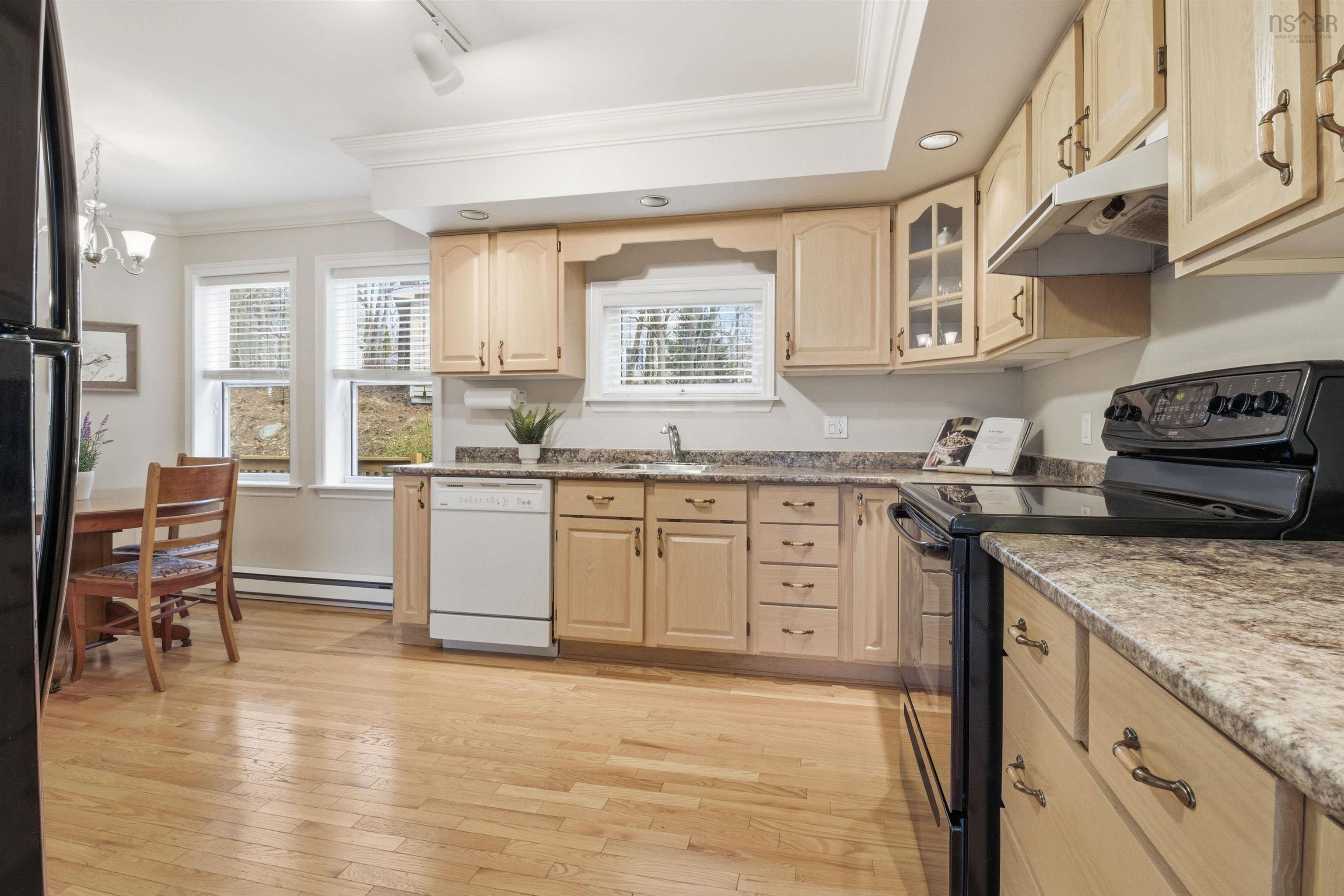 $699,900.00: 270 Ridgevale Drive, Bedford