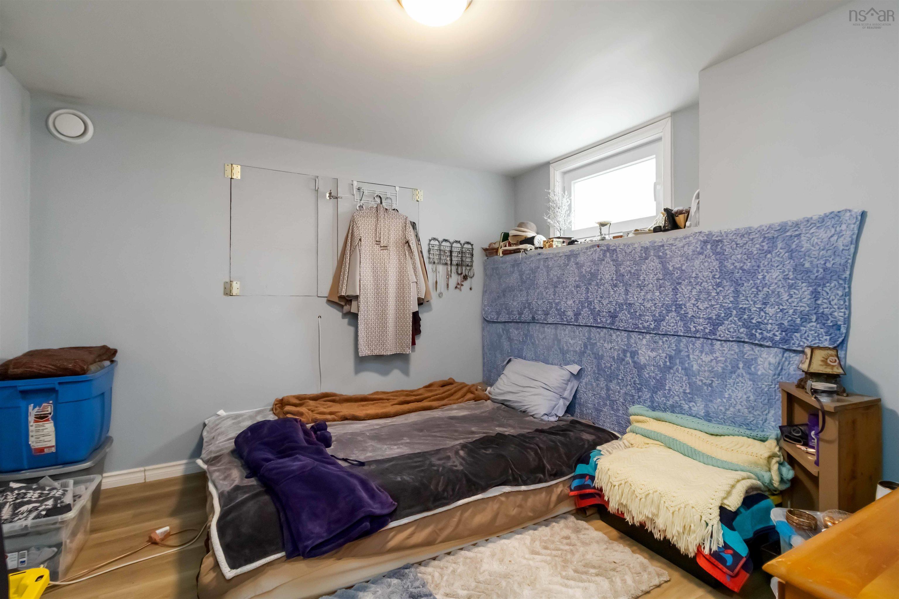 $749,900.00: 9 Old Lake Echo Road, Lake Echo