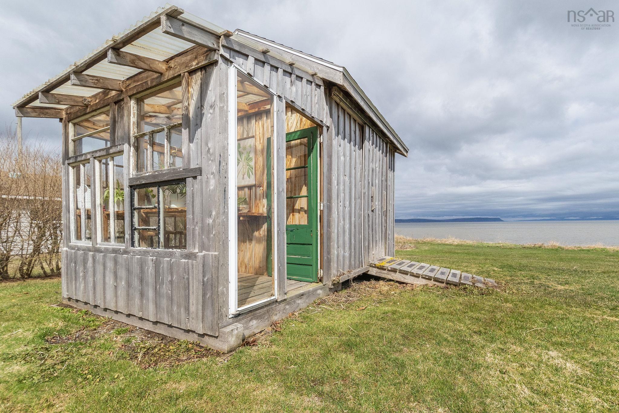 $725,000.00: 102 Pheasant Road, North Grand Pre