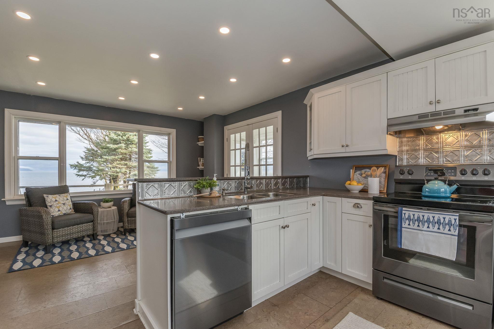 $725,000.00: 102 Pheasant Road, North Grand Pre