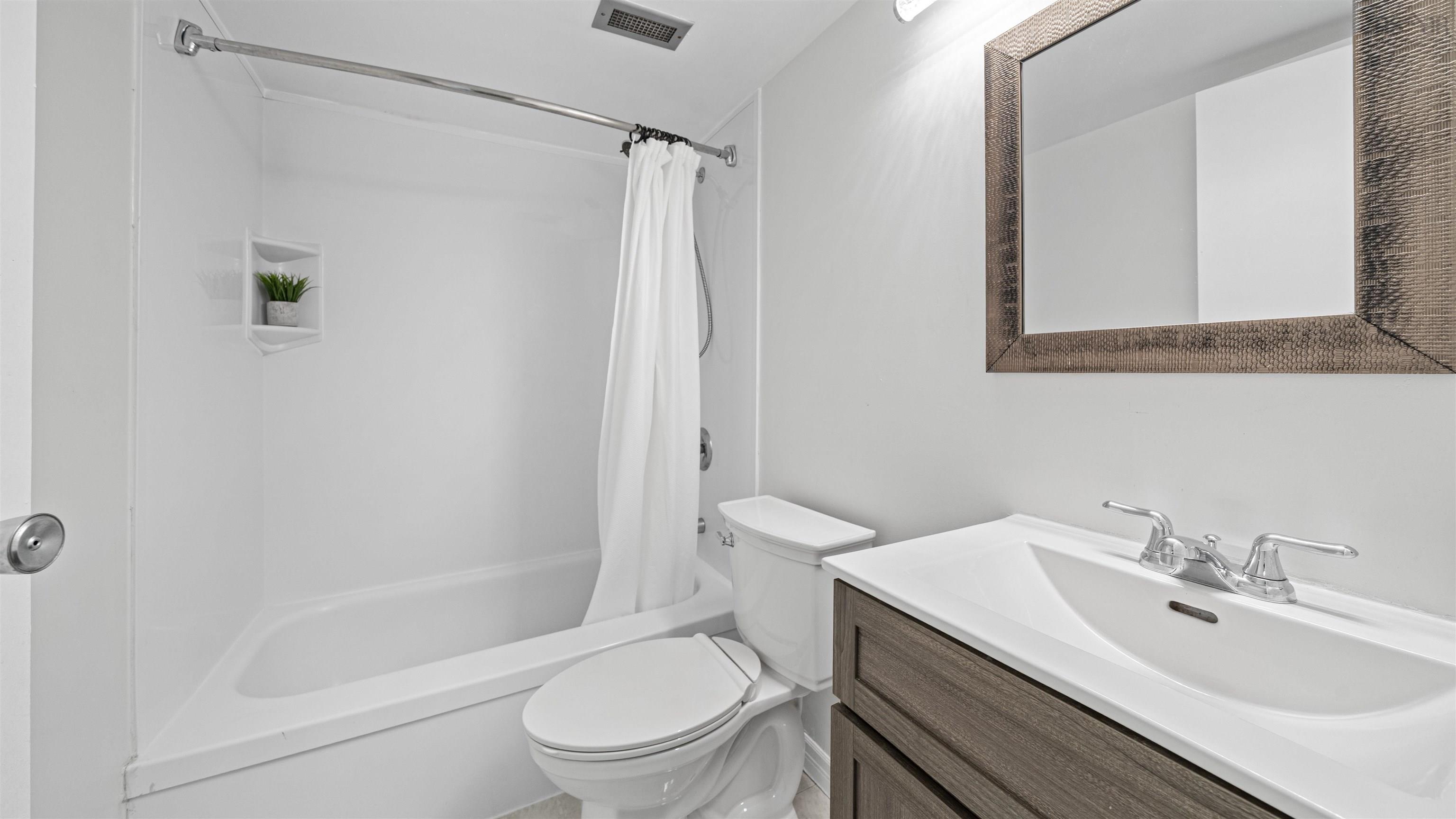 $320,000.00: 1505 6369 COBURG Road, Halifax