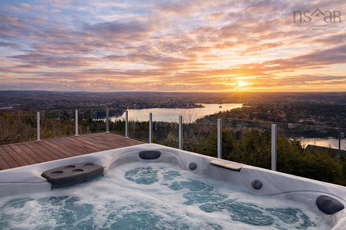 $1,299,900.00: 107 Amelinda Crescent, Boutiliers Point