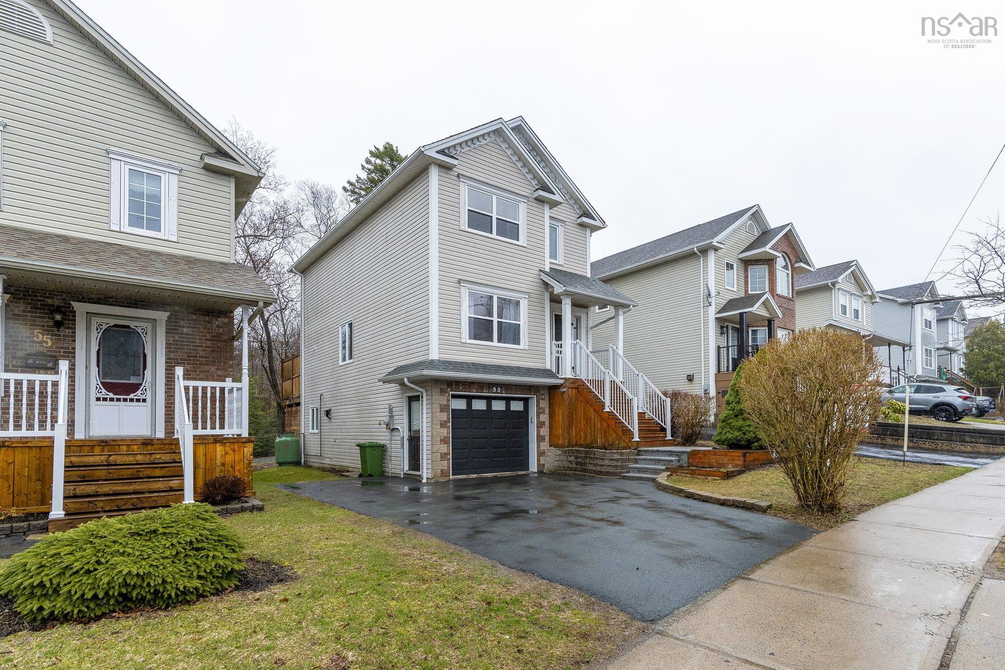 $699,000.00: 53 Heathside Crescent, Halifax