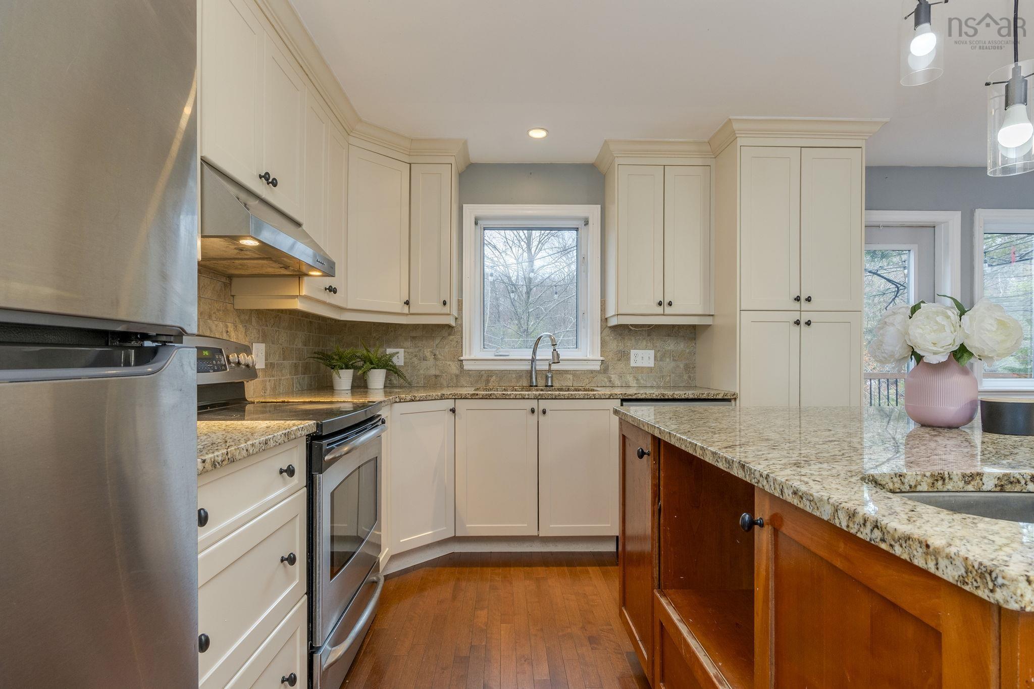 $699,000.00: 53 Heathside Crescent, Halifax