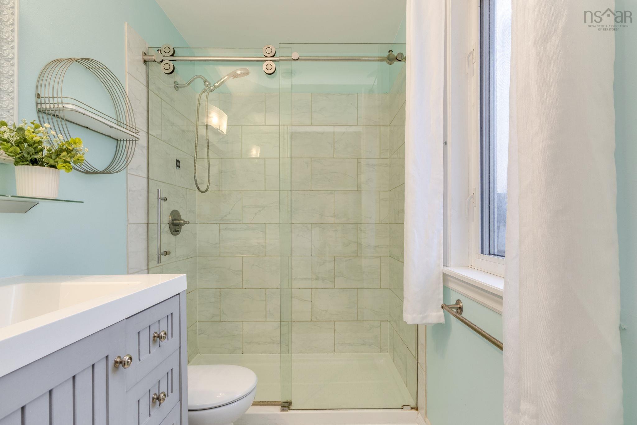 $699,000.00: 53 Heathside Crescent, Halifax