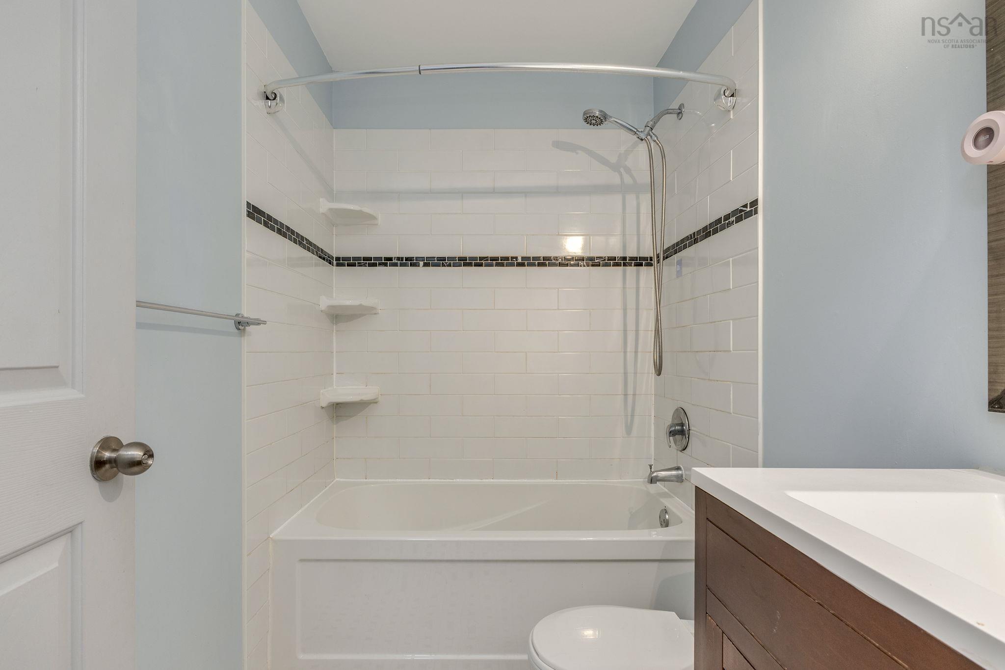 $699,000.00: 53 Heathside Crescent, Halifax