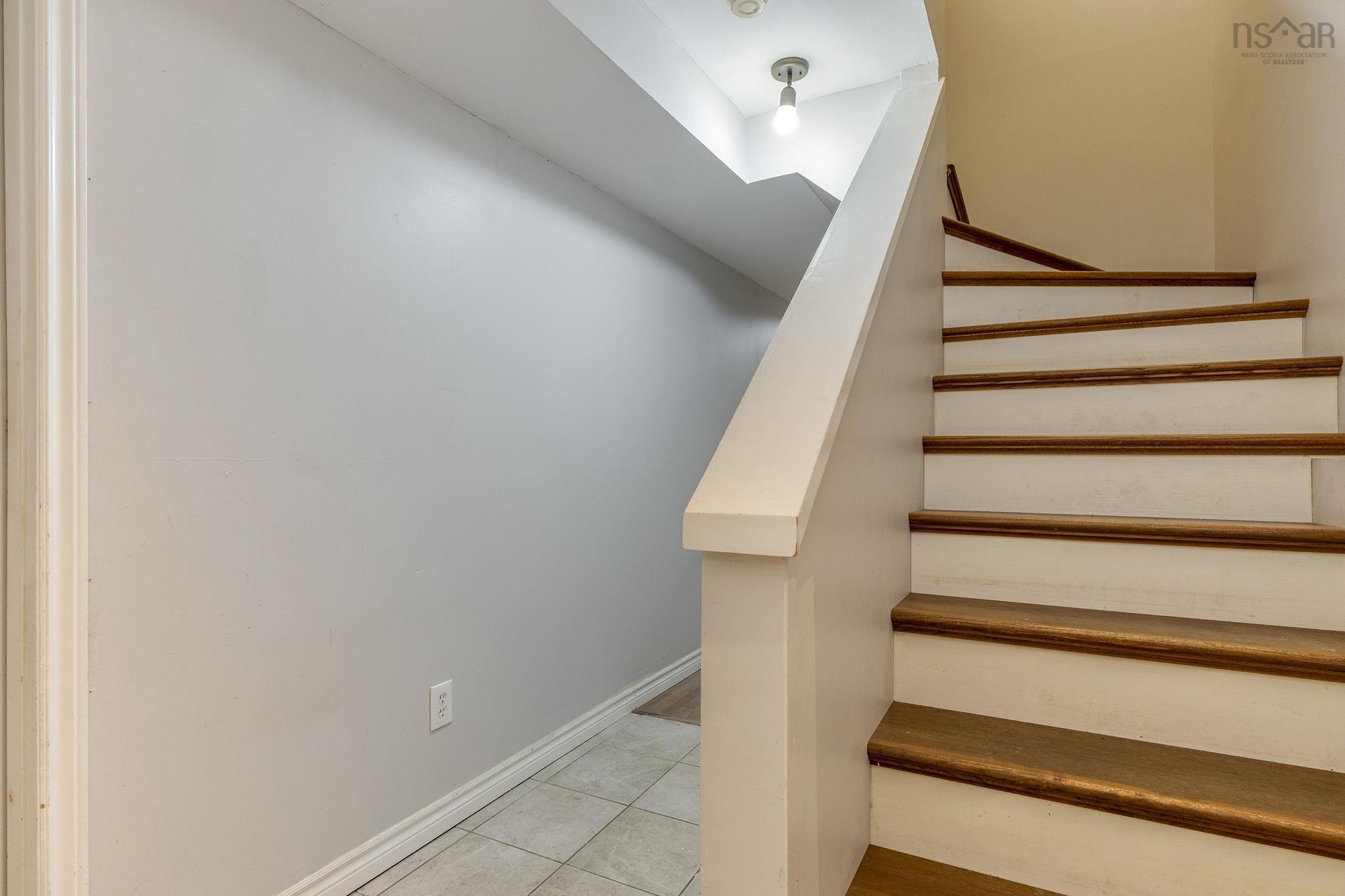 $699,000.00: 53 Heathside Crescent, Halifax