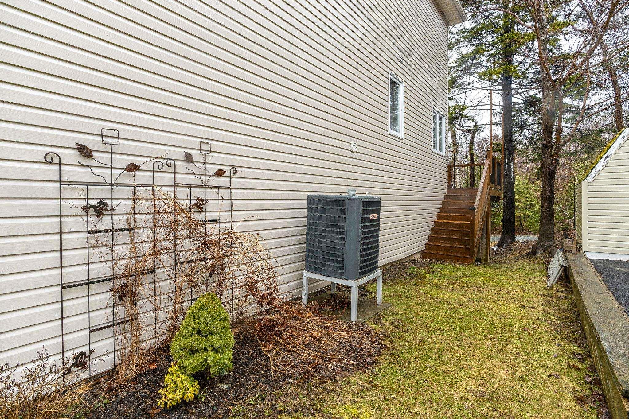 $699,000.00: 53 Heathside Crescent, Halifax