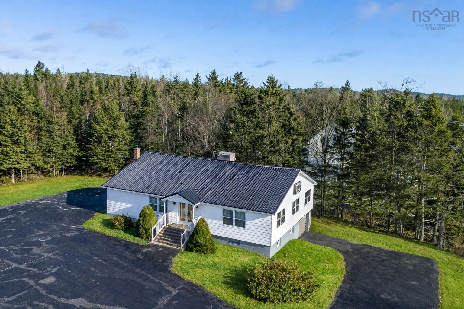 $425,000.00: 7795 Nova Scotia Trunk 7, Musquodoboit Harbour