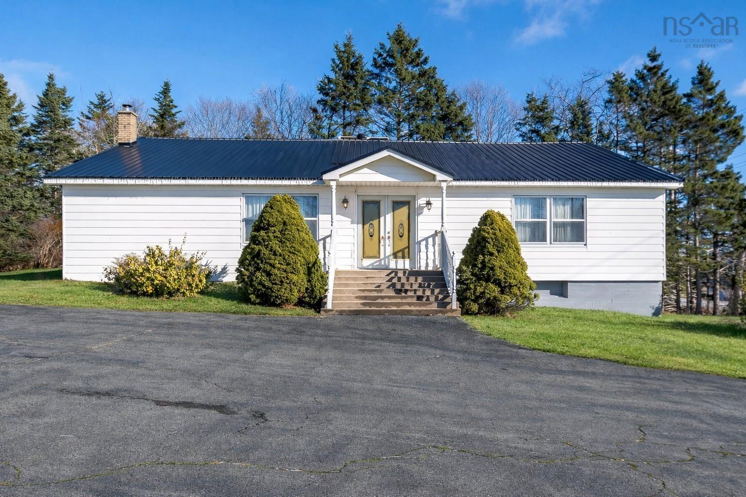 $425,000.00: 7795 Nova Scotia Trunk 7, Musquodoboit Harbour
