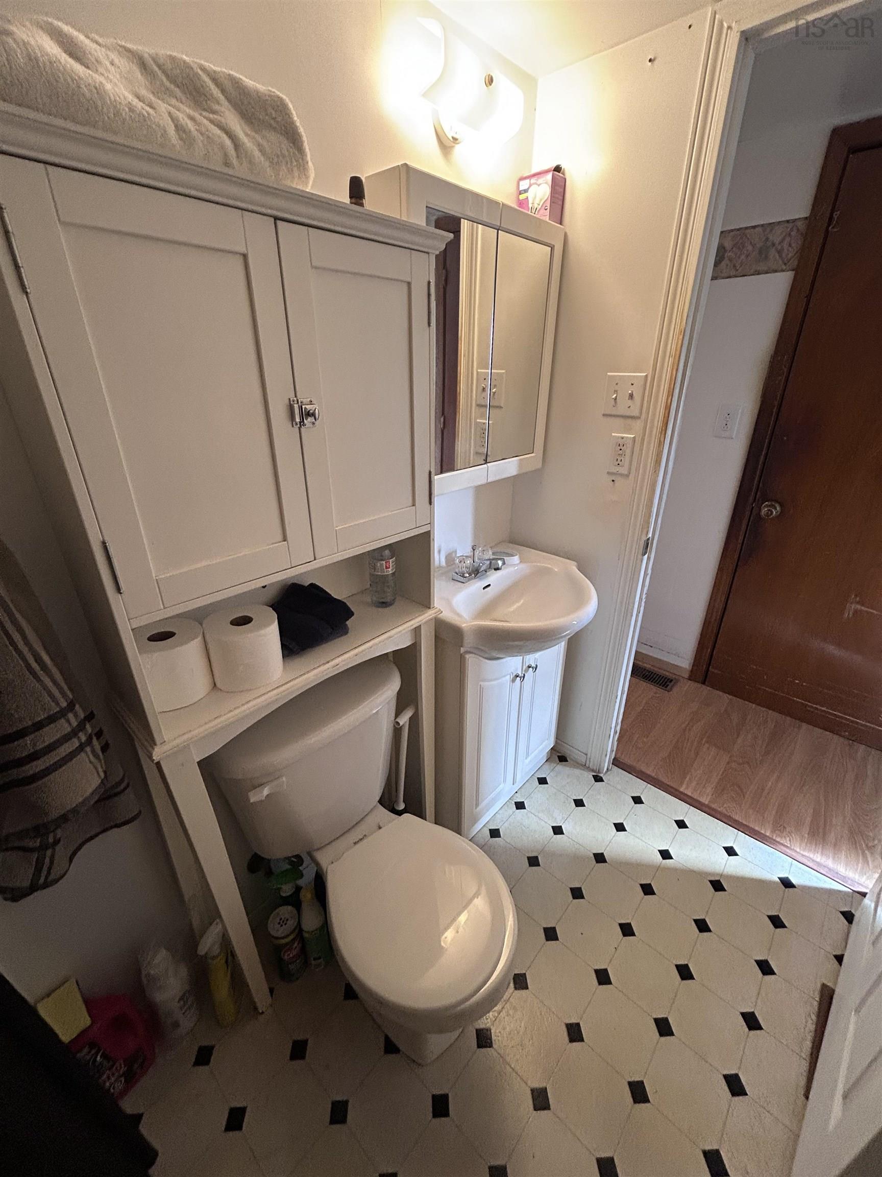 $99,900.00: 742 Lower River Road, Hureauville