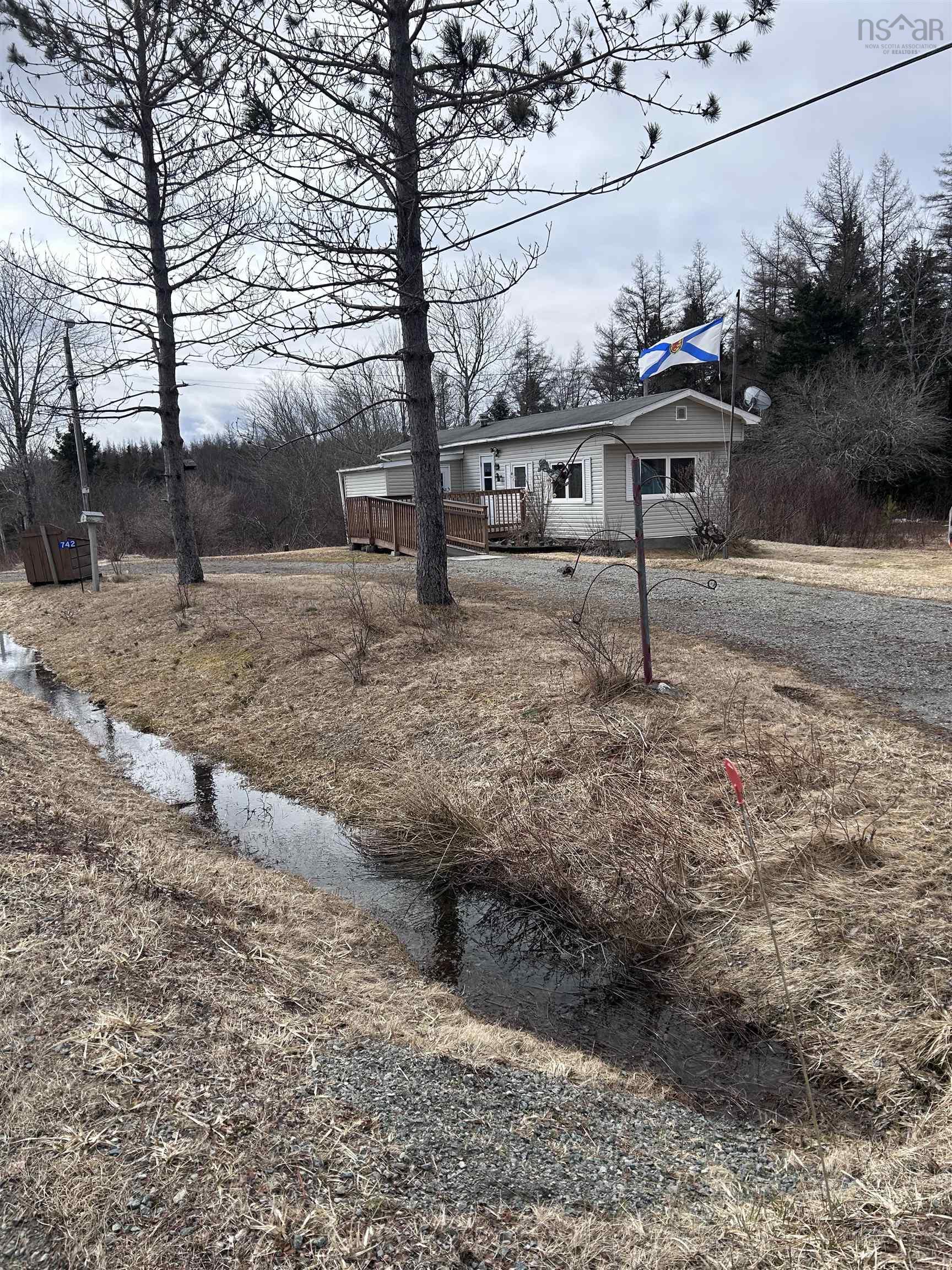 $99,900.00: 742 Lower River Road, Hureauville