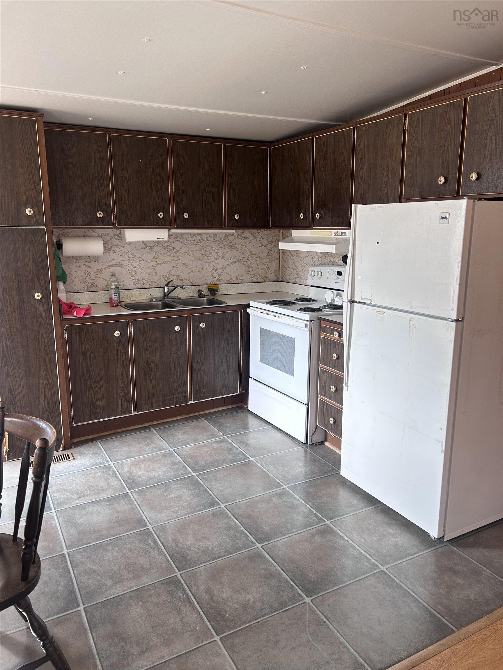 $99,900.00: 742 Lower River Road, Hureauville