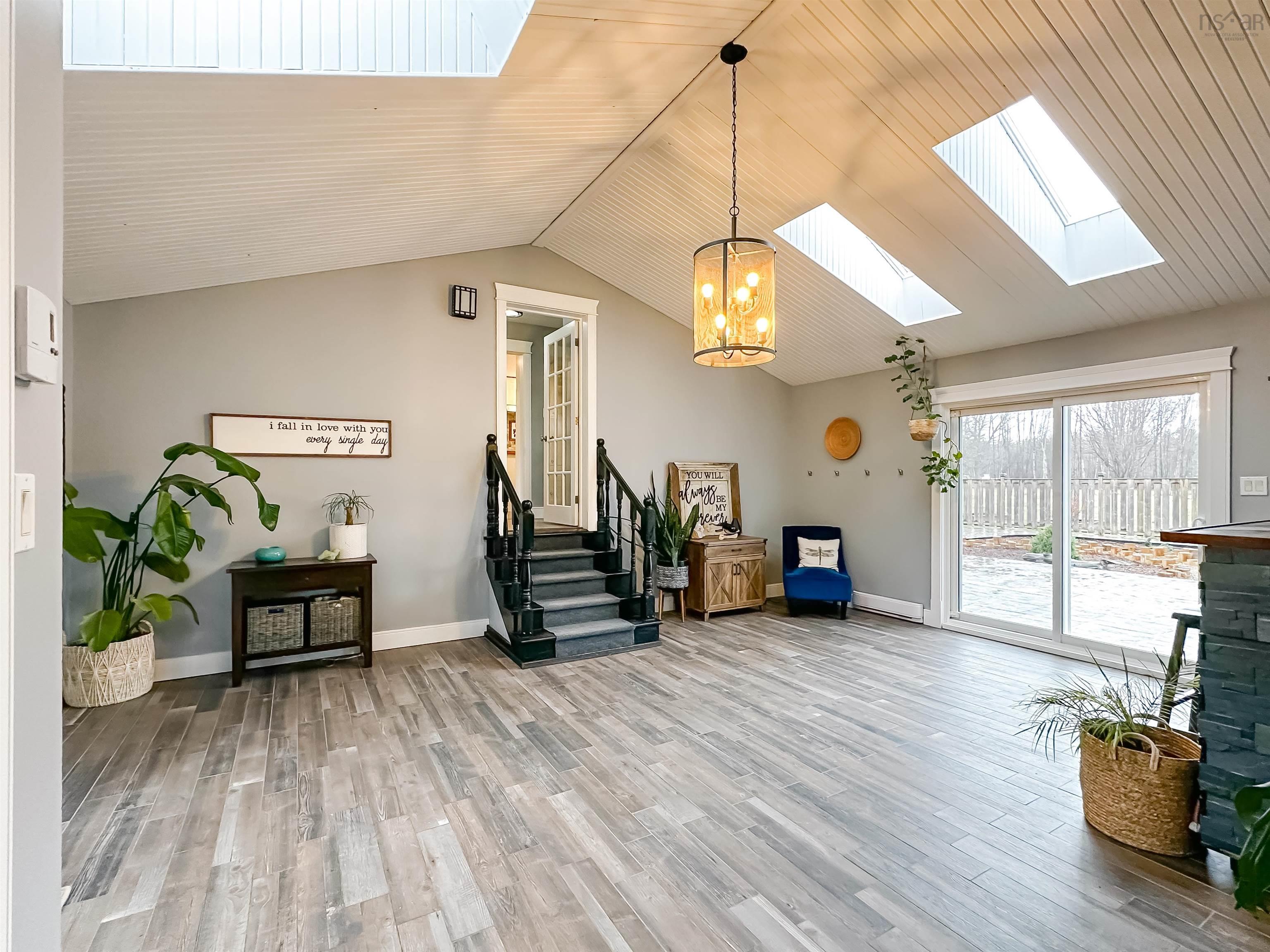 $689,900.00: 690 Maple Street, East Berwick