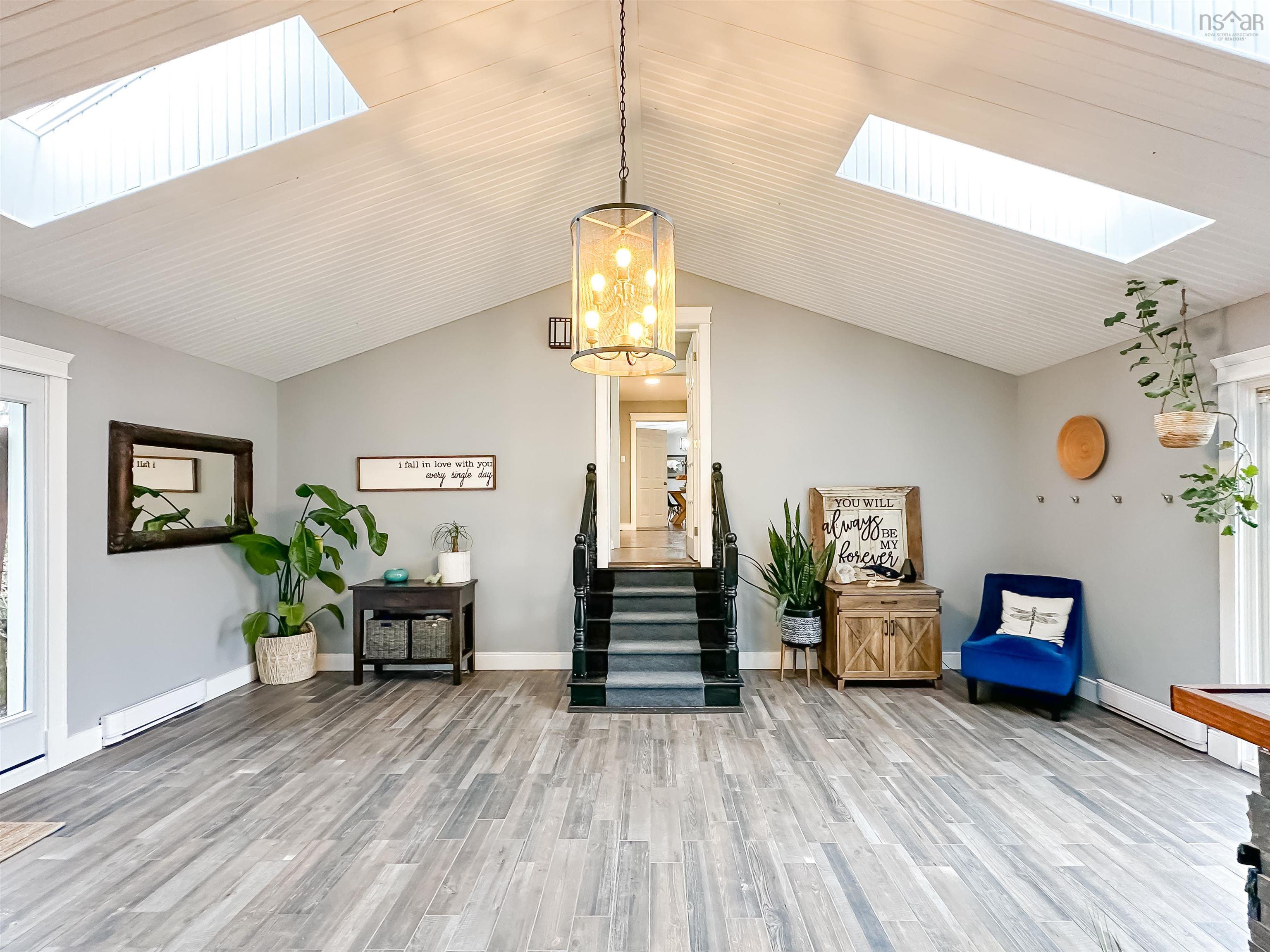 $689,900.00: 690 Maple Street, East Berwick