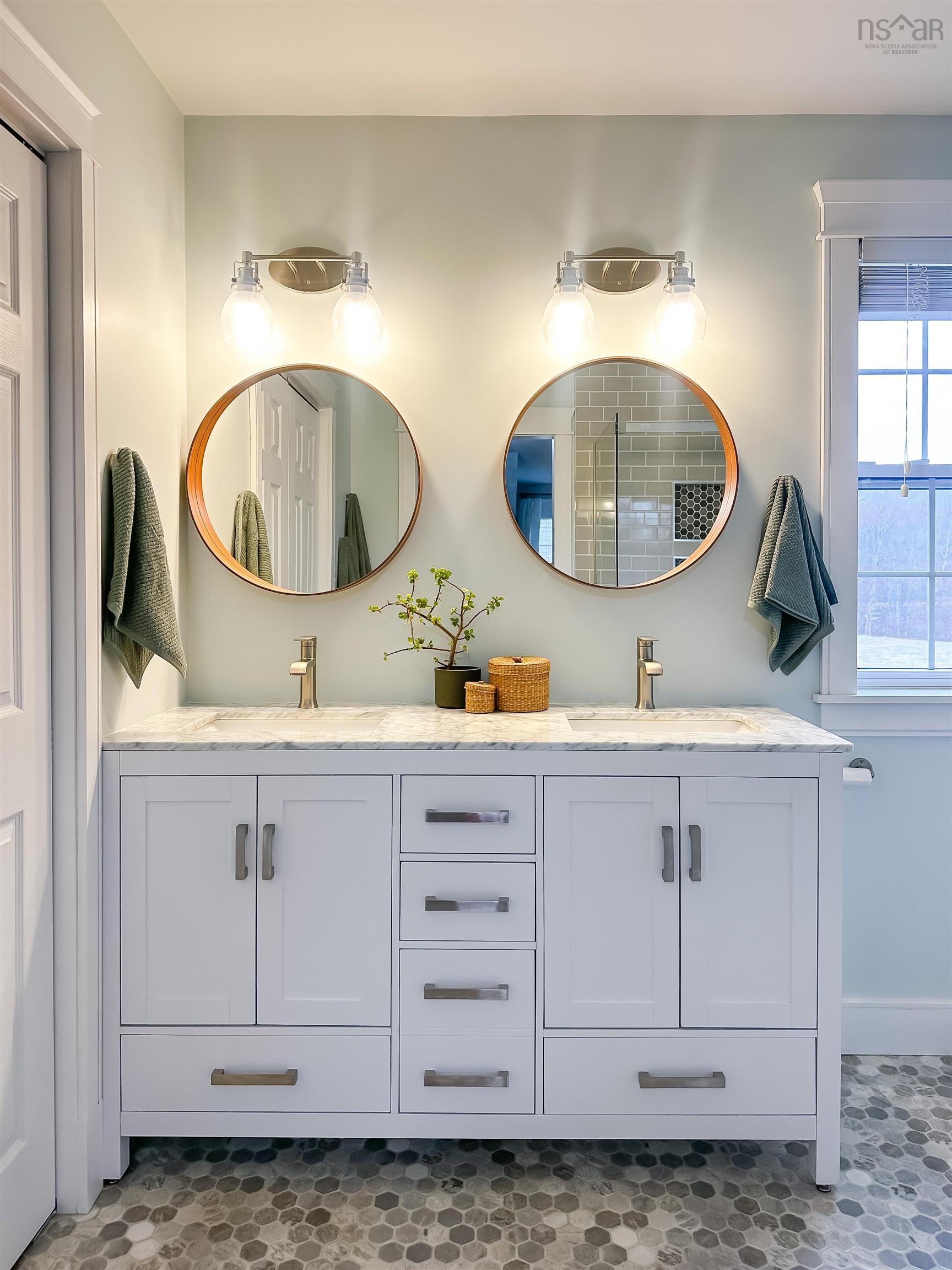 $689,900.00: 690 Maple Street, East Berwick