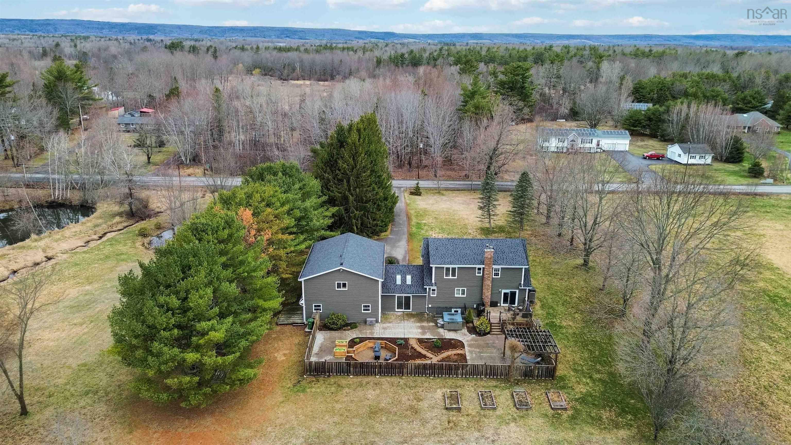 $689,900.00: 690 Maple Street, East Berwick