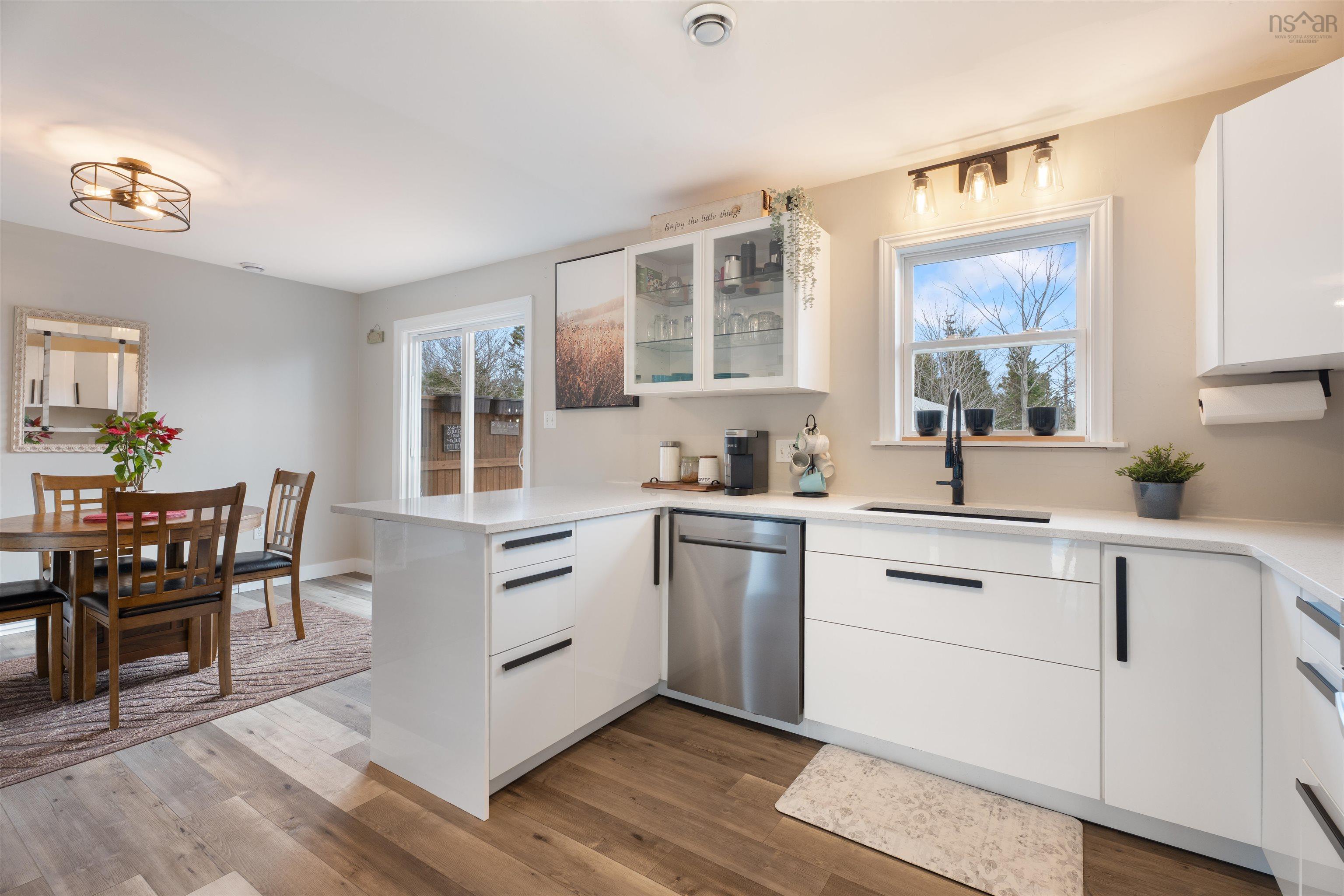 $574,900.00: 99 Loriann Drive, Porters Lake