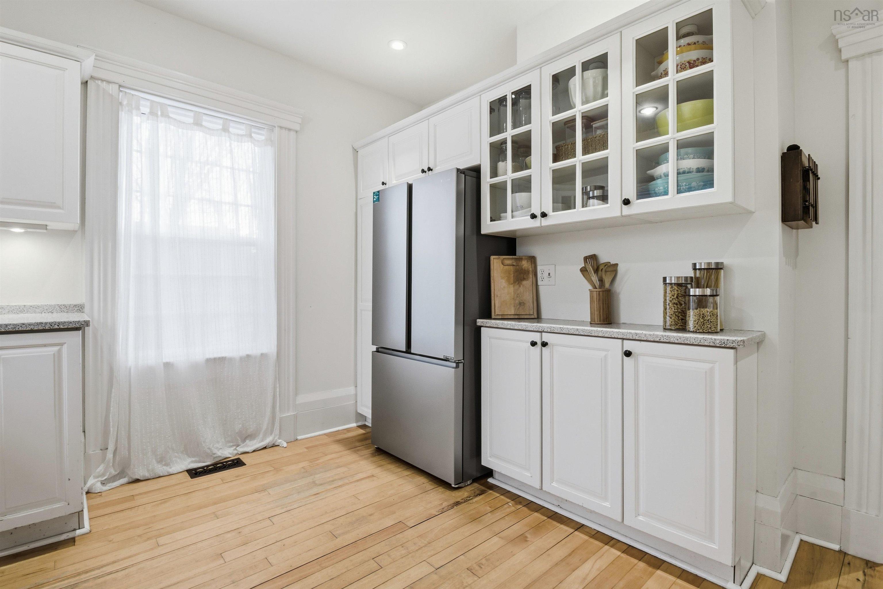 $599,900.00: 15 Falmouth Dyke Rd, Falmouth