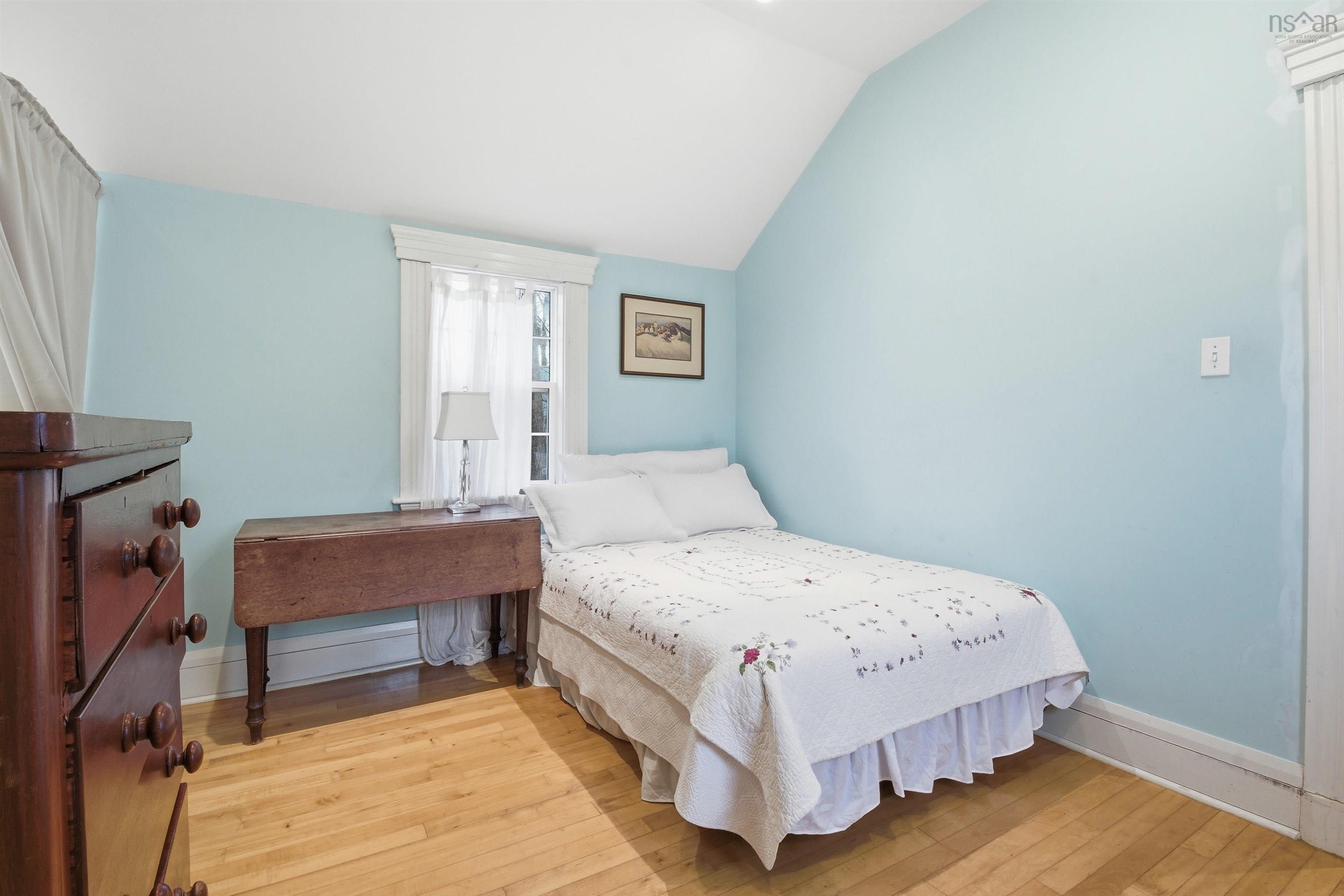 $599,900.00: 15 Falmouth Dyke Rd, Falmouth