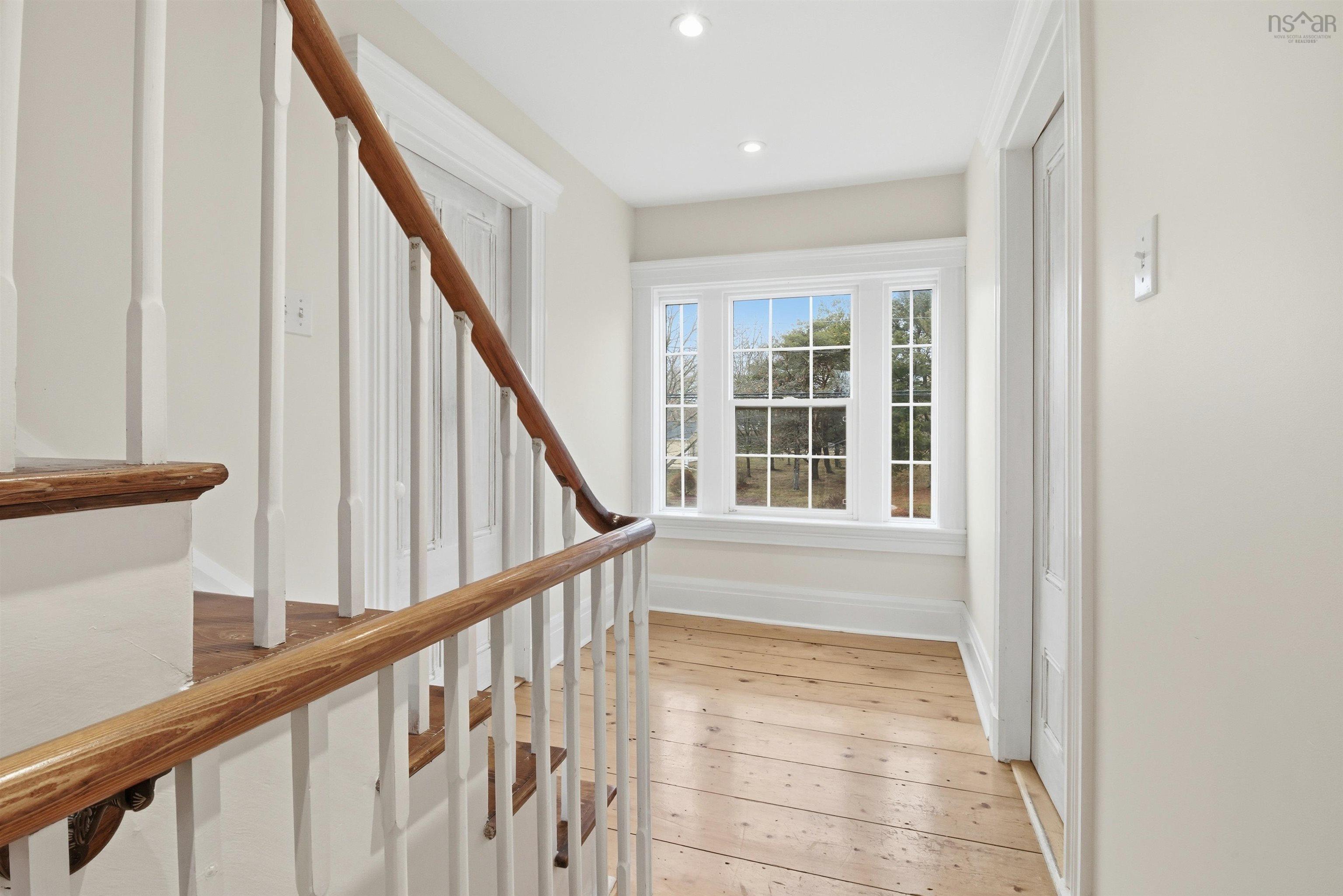 $599,900.00: 15 Falmouth Dyke Rd, Falmouth