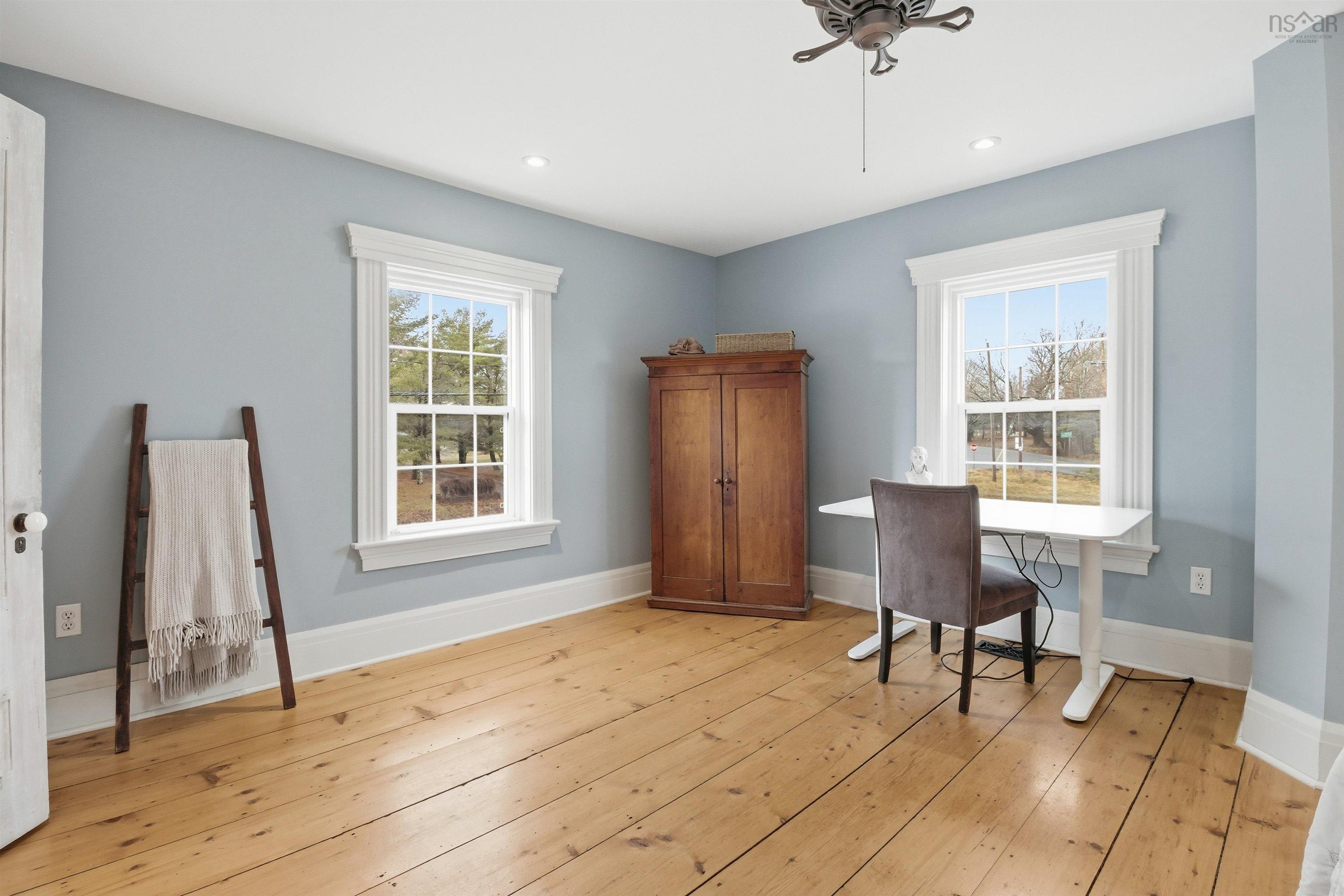 $599,900.00: 15 Falmouth Dyke Rd, Falmouth