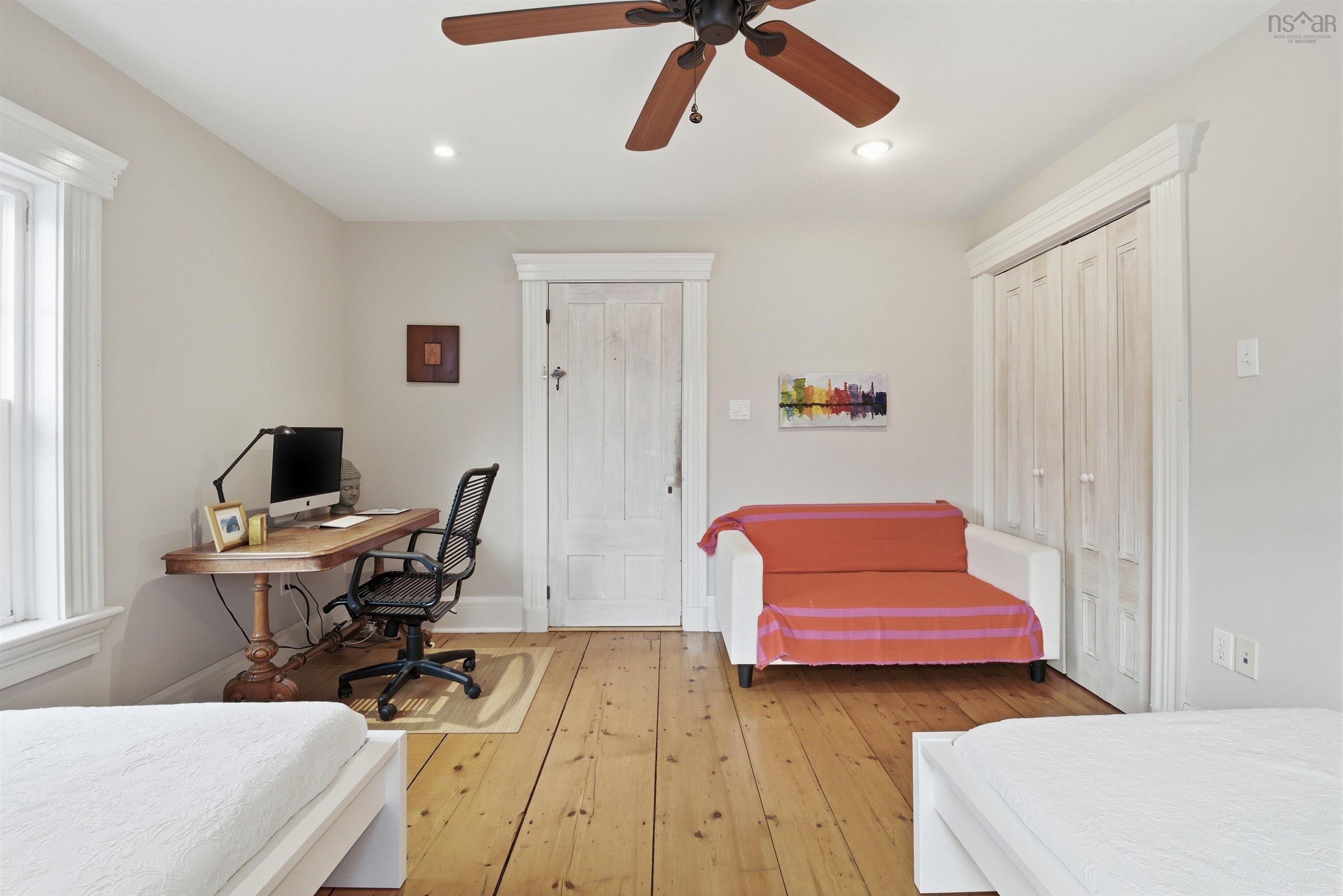 $599,900.00: 15 Falmouth Dyke Rd, Falmouth