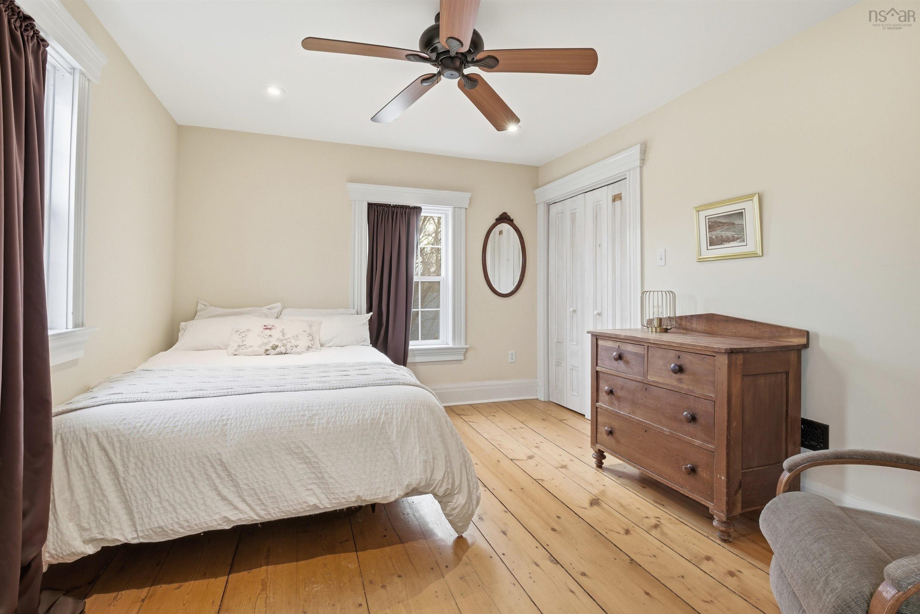 $599,900.00: 15 Falmouth Dyke Rd, Falmouth