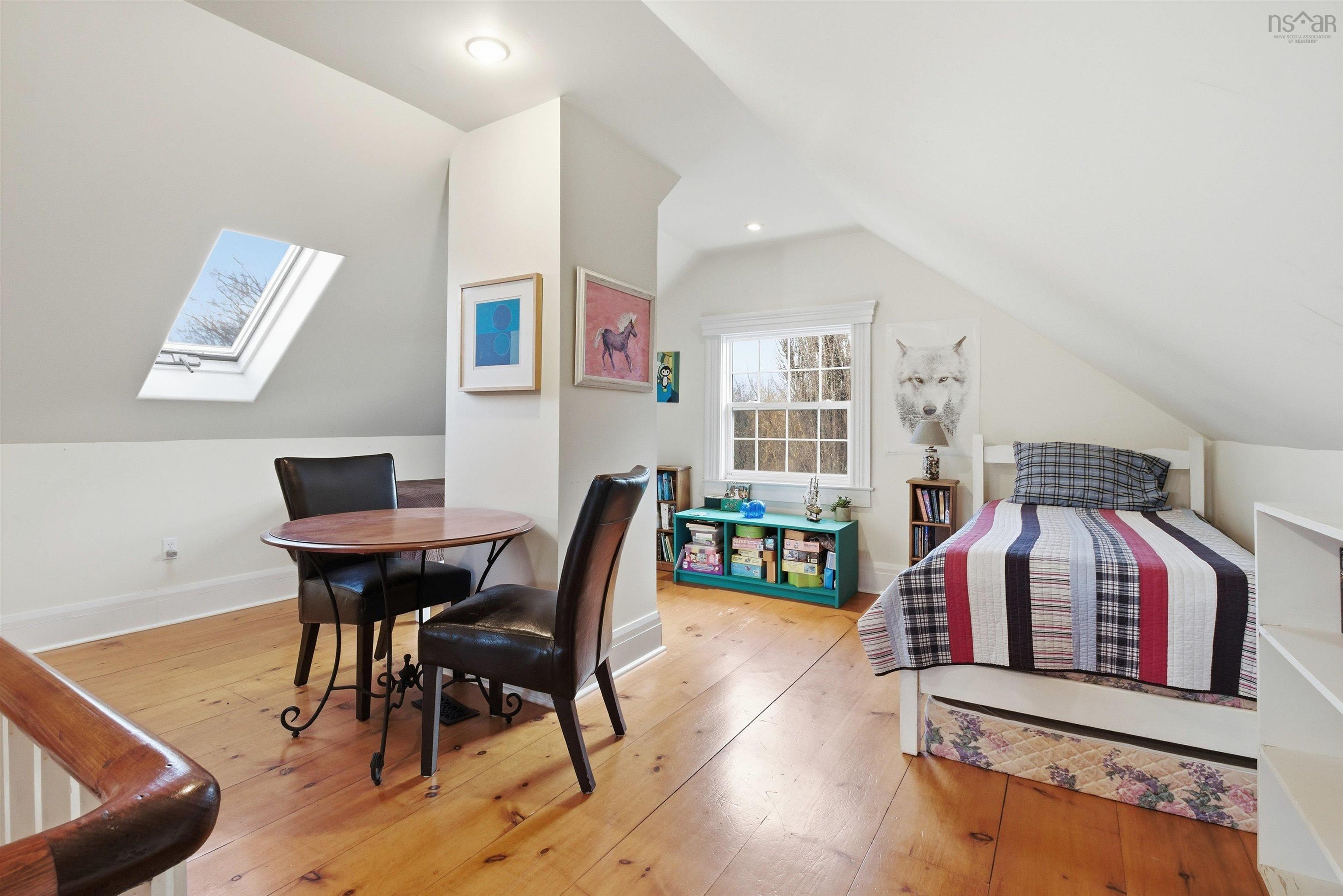 $599,900.00: 15 Falmouth Dyke Rd, Falmouth