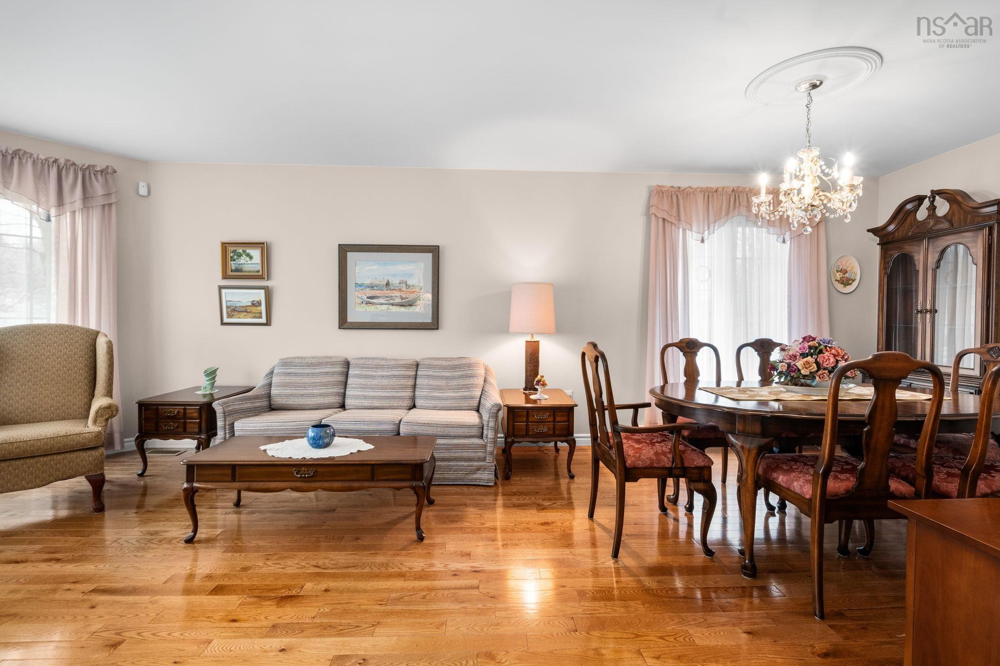$519,000.00: 114 Mayfair Drive, Bridgewater