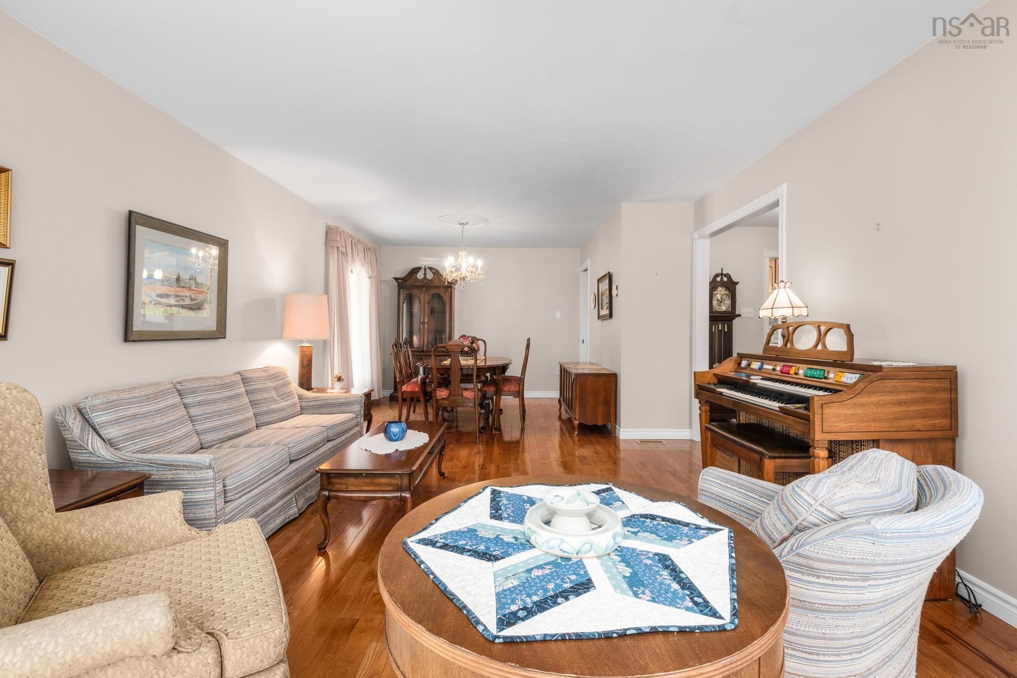 $519,000.00: 114 Mayfair Drive, Bridgewater