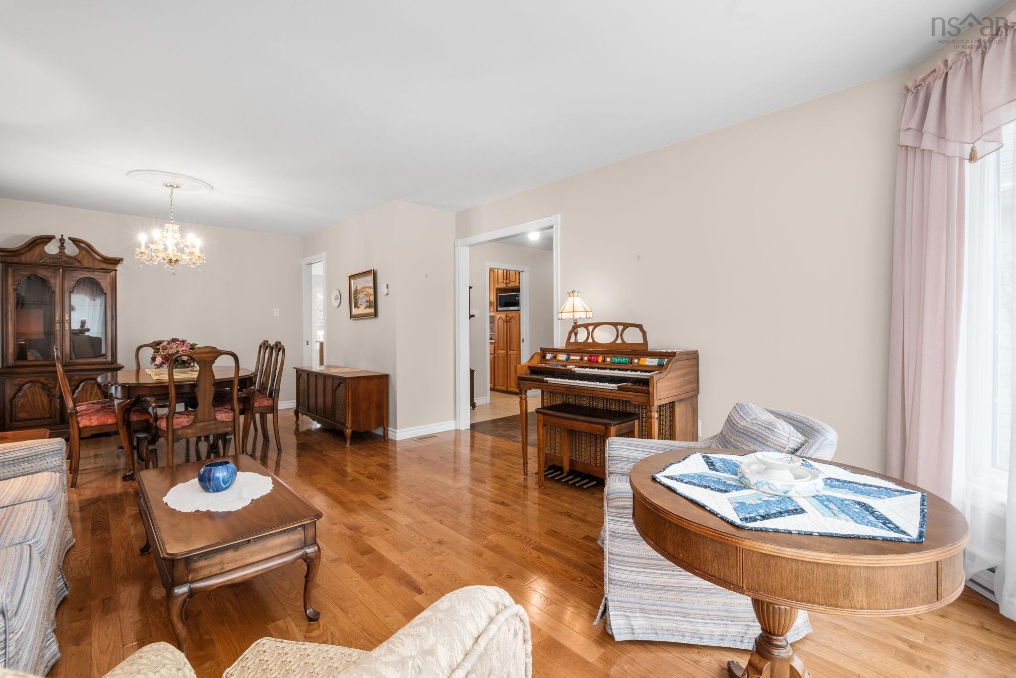 $519,000.00: 114 Mayfair Drive, Bridgewater