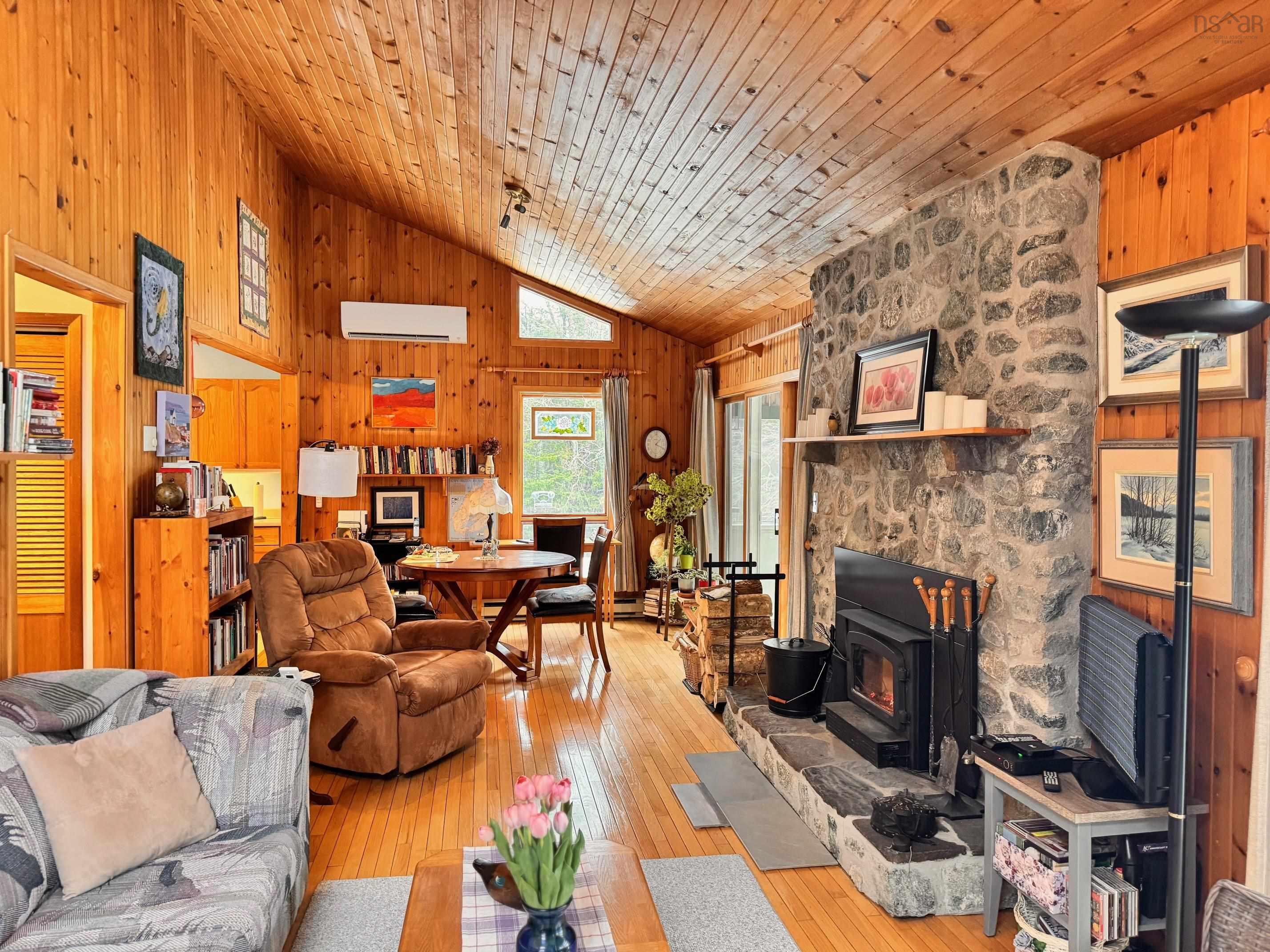 $389,000.00: 156 Widow Point Loop, West Bay Marshes