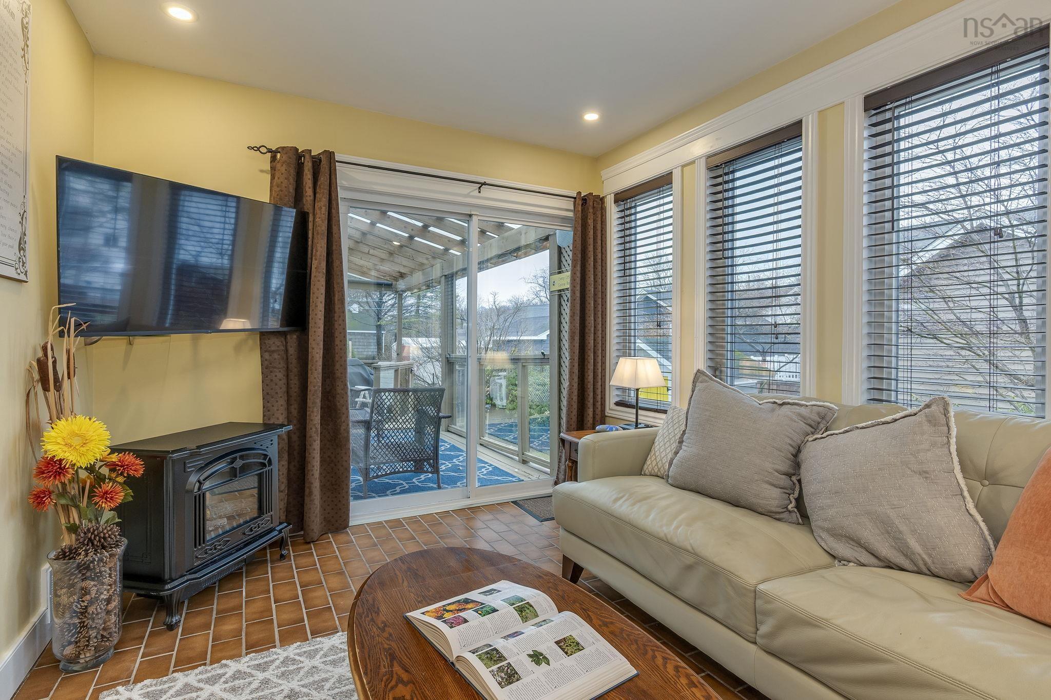 21 Lawnsdale Drive, Dartmouth, NS (MLS 202607729)