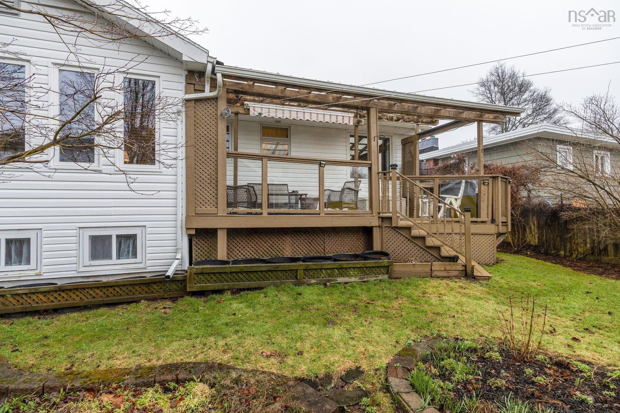 21 Lawnsdale Drive, Dartmouth, NS (MLS 202607729)